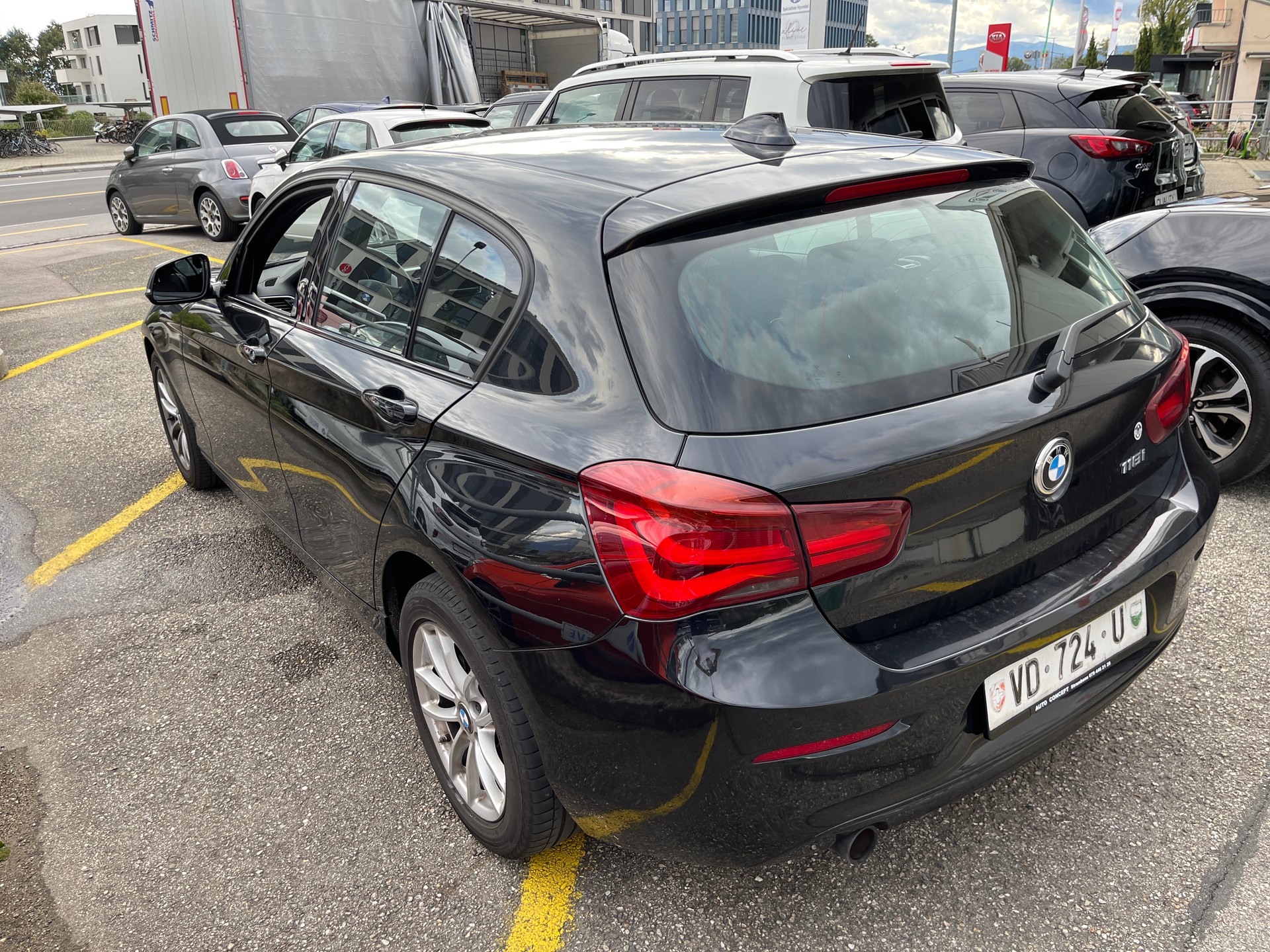 BMW 118i Steptronic-image-4