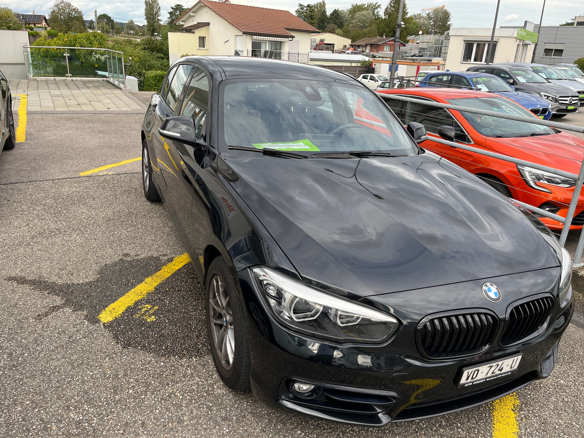 BMW 118i Steptronic-image-1