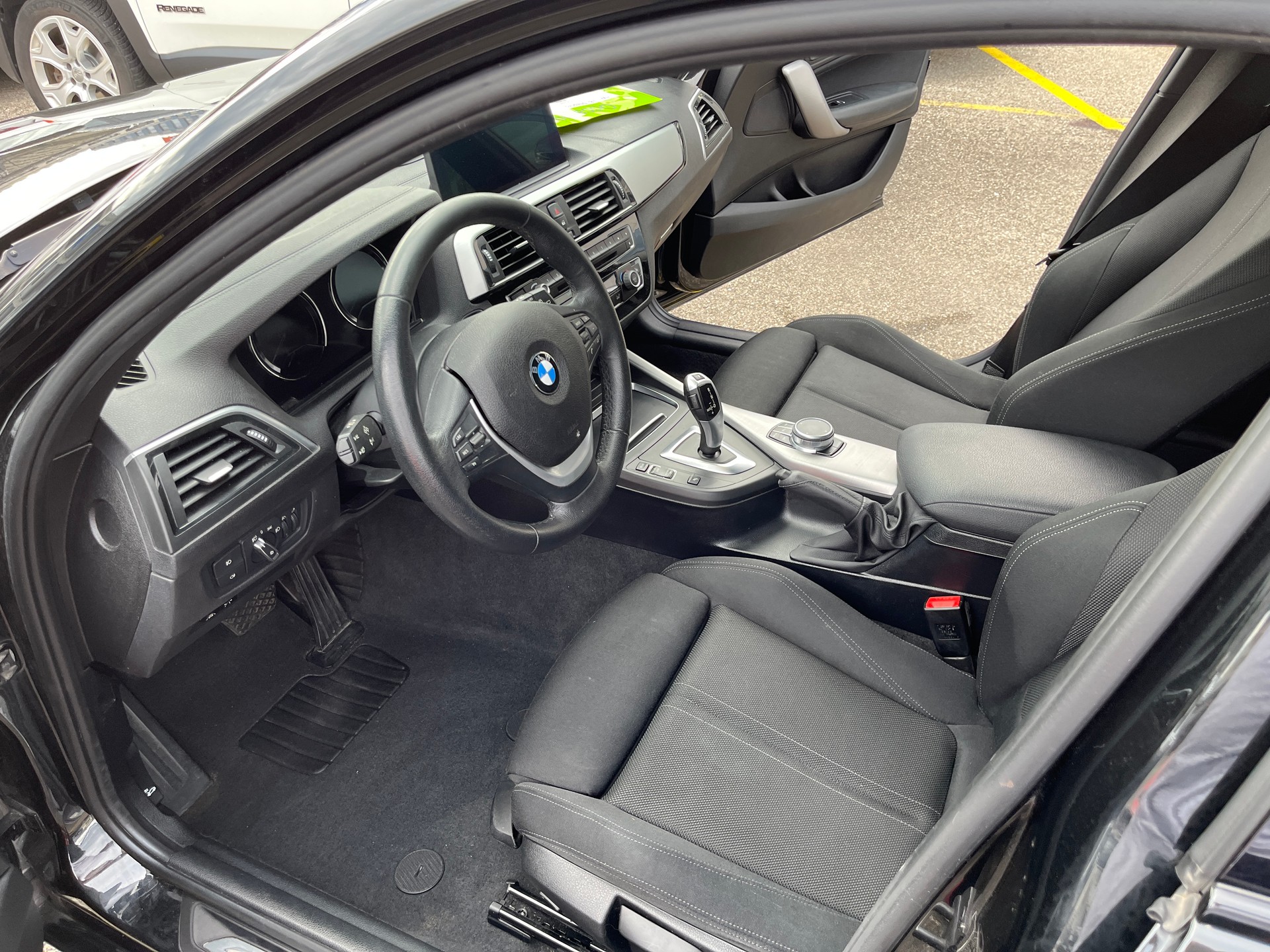 BMW 118i Steptronic-image-7