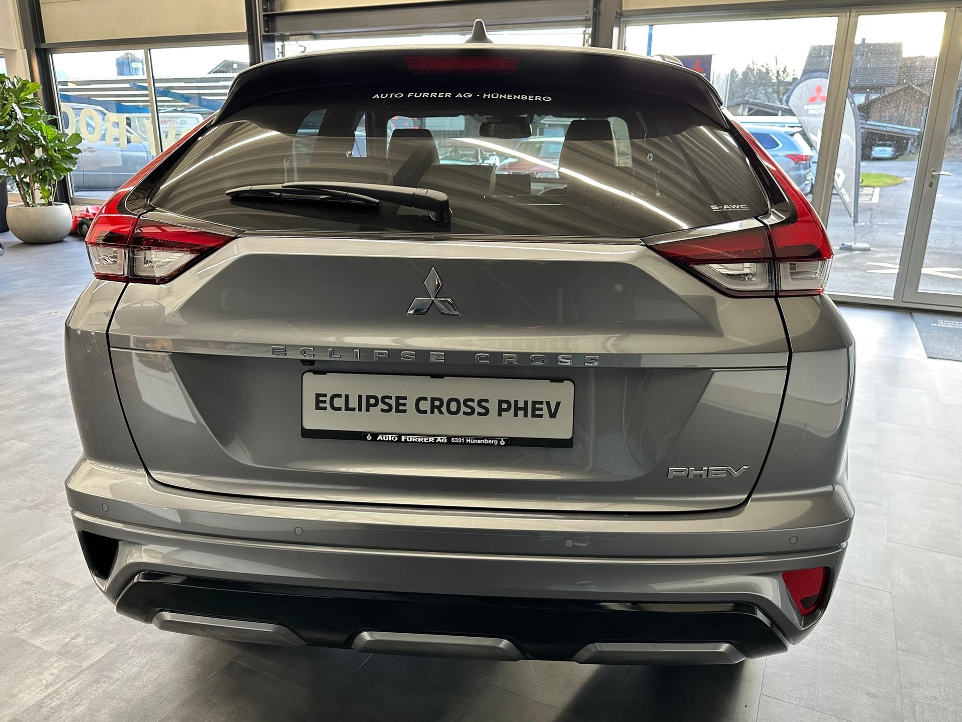 MITSUBISHI Eclipse Cross 2.4 PHEV Intense 4x4-showroom-element-2