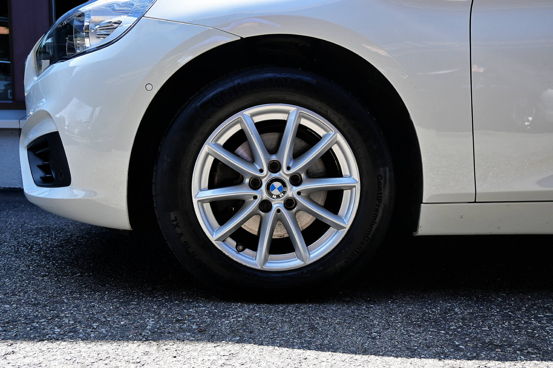 BMW 218d xDrive Active Tourer-showroom-element-3