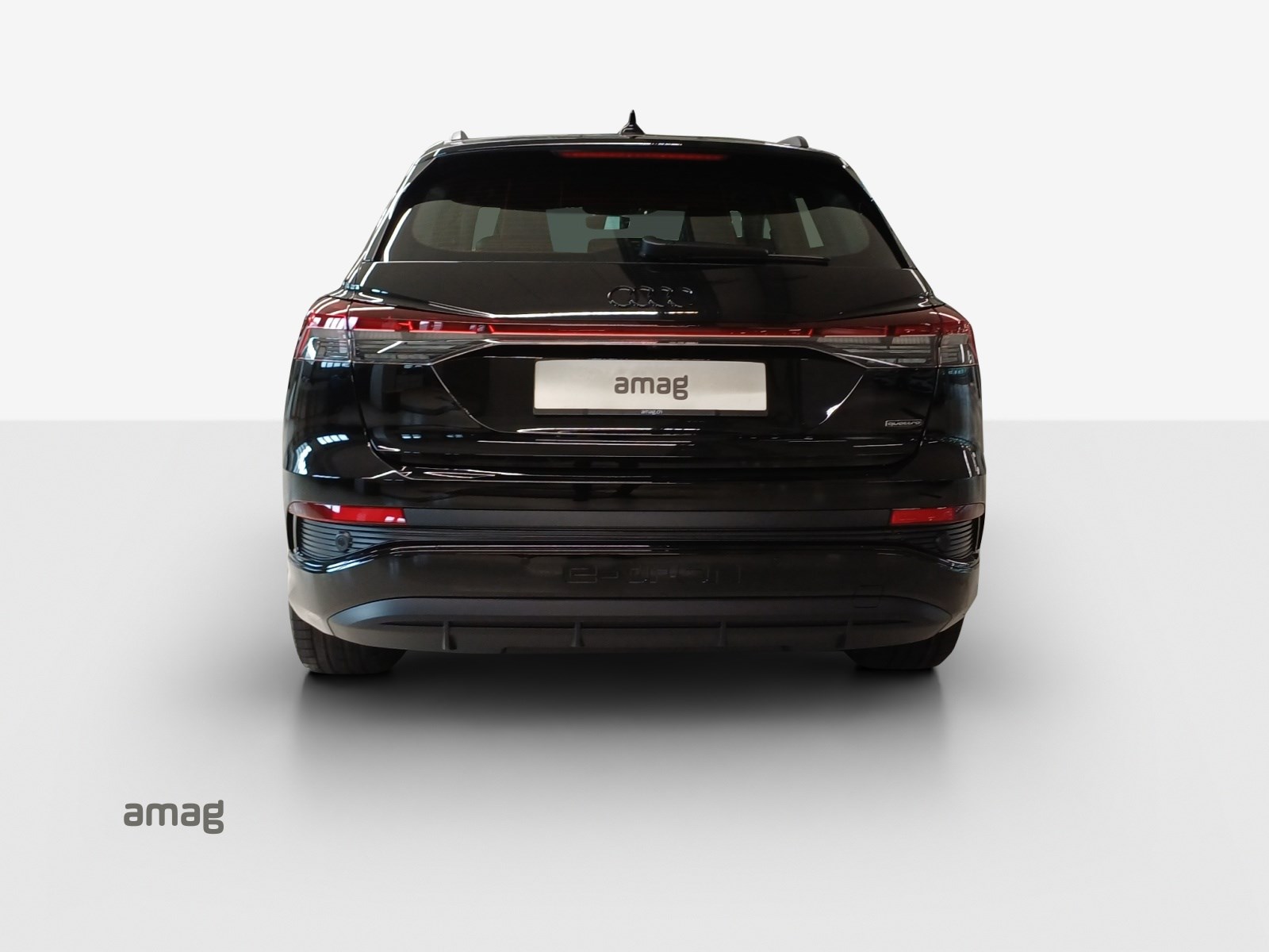 AUDI Q4 e-tron 45 quattro-showroom-element-3