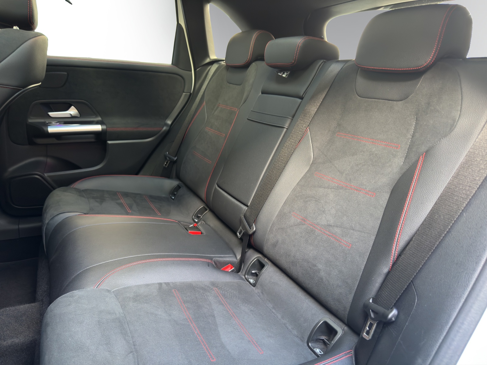 Image MERCEDES-BENZ B-250 B 250 4Matic AMG Line