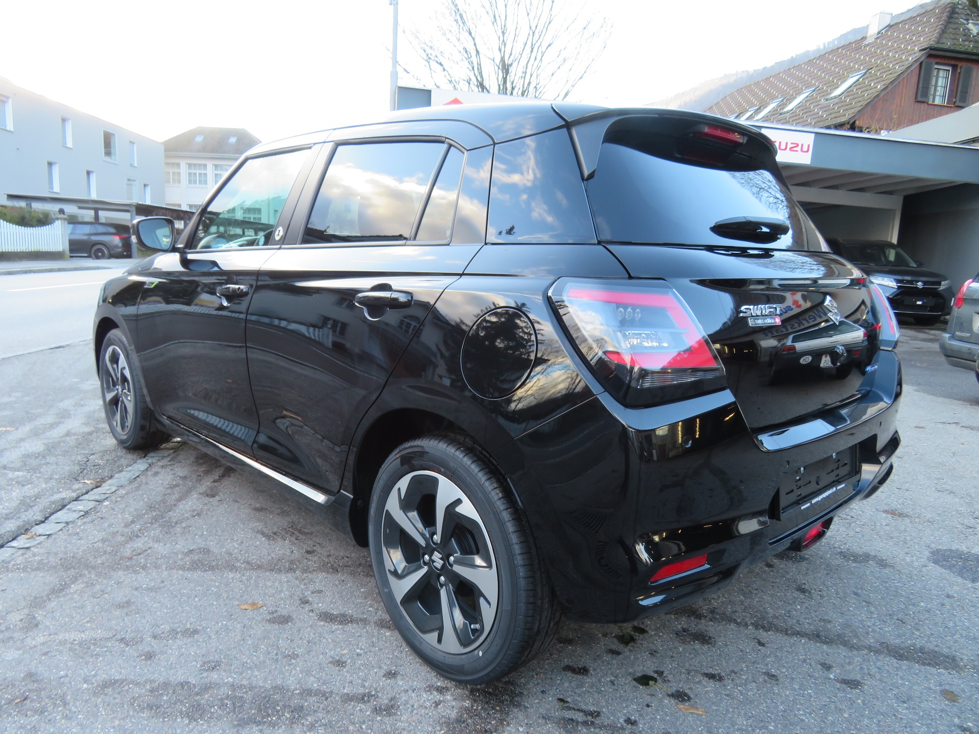 SUZUKI Swift 1.2 1st Edition Top Hybrid CVT-showroom-element-2