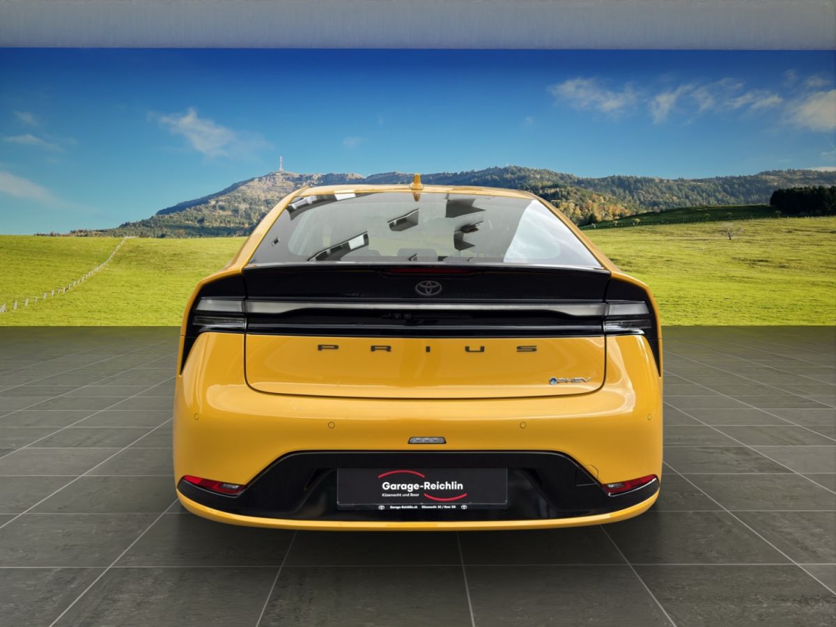 TOYOTA Prius 2.0 Plug-In-Hybrid Style-showroom-element-3