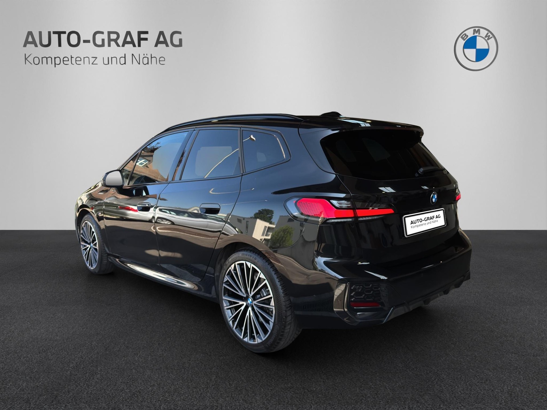 BMW 223 Active Tourer M Sport-showroom-element-2