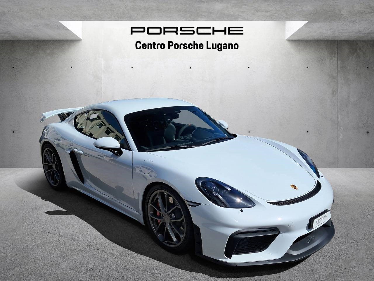 PORSCHE 718 Cayman GT4-showroom-element-3