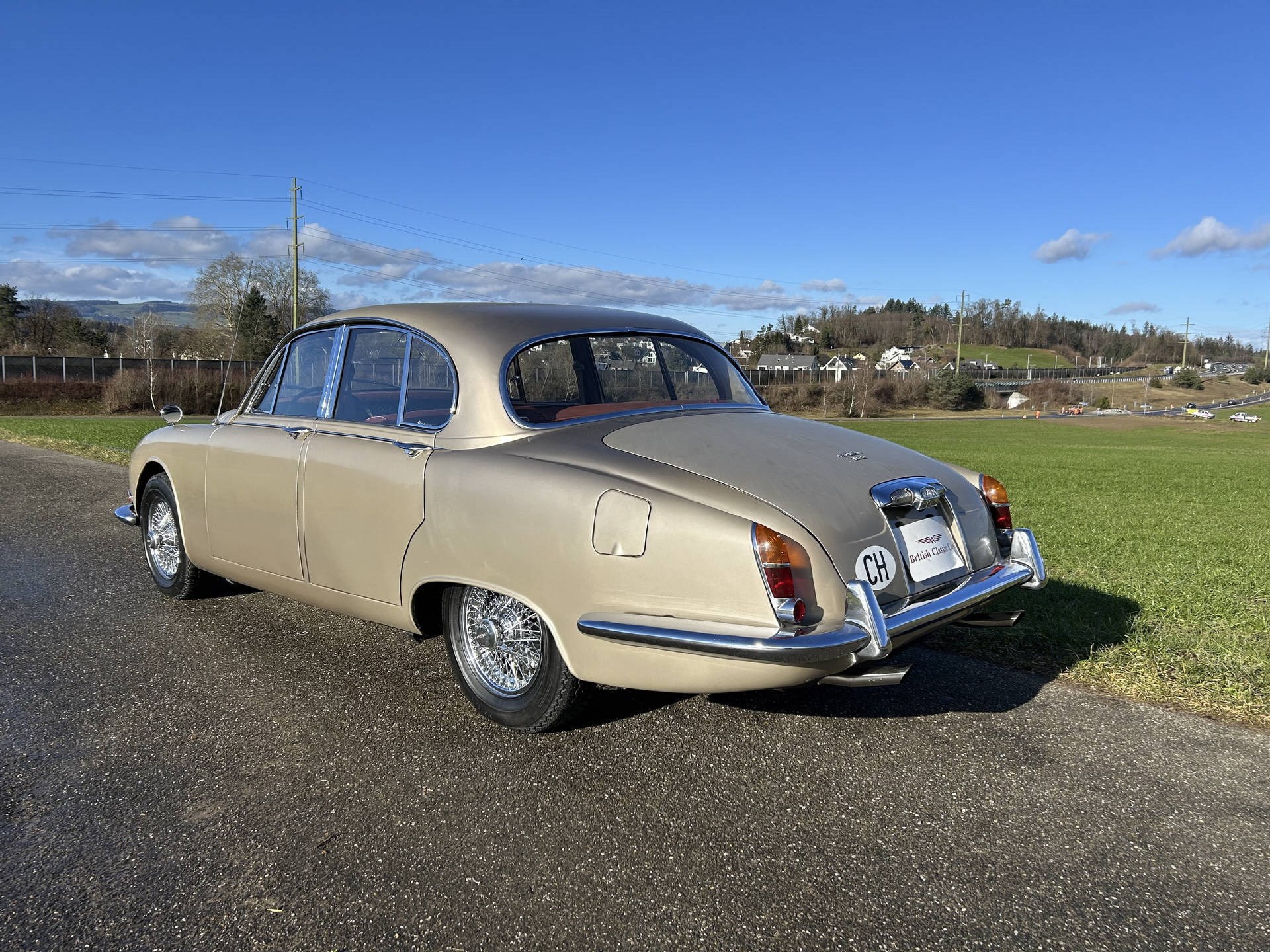 JAGUAR S-TYPE-showroom-element-2