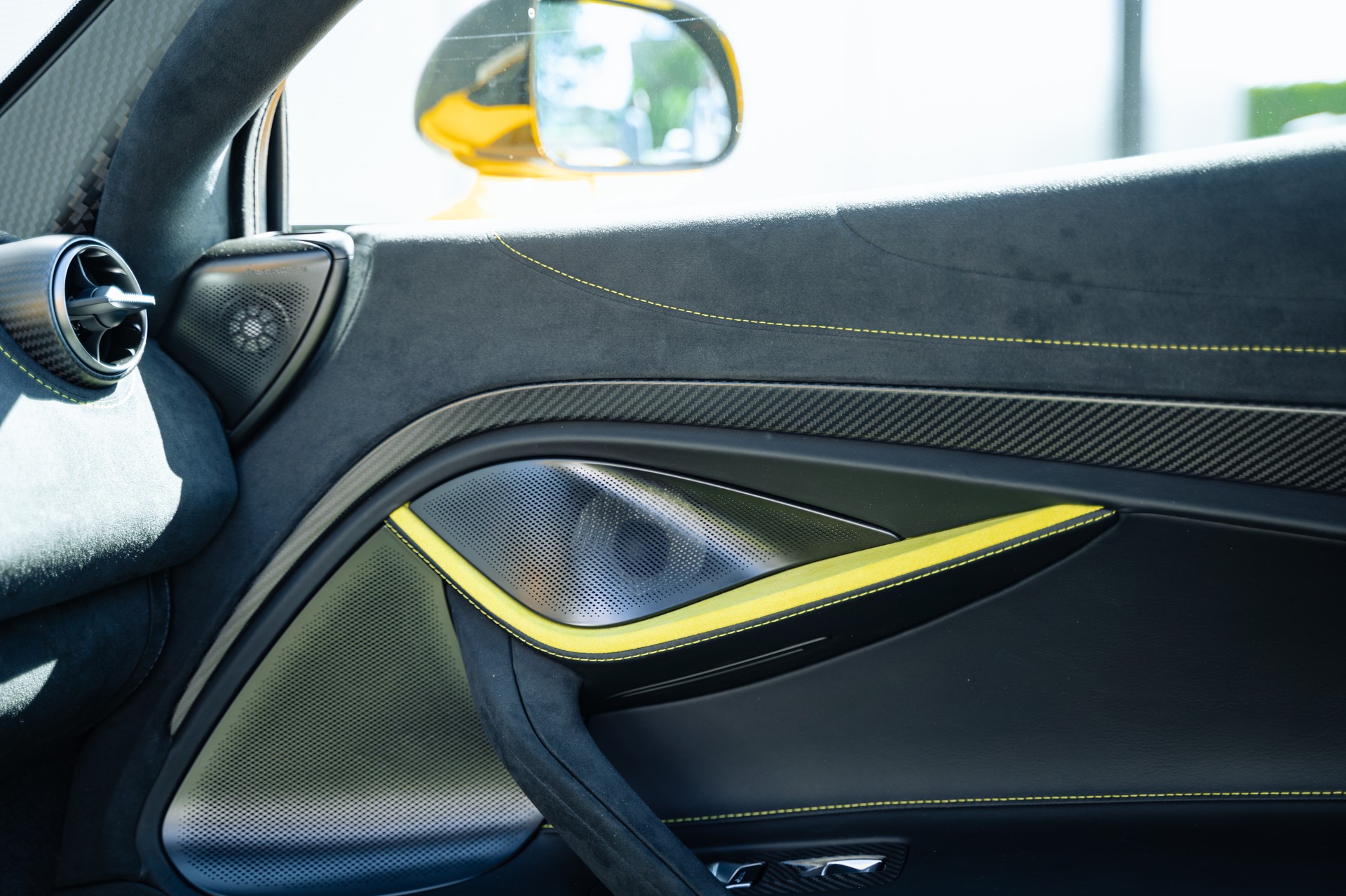 McLAREN 750S Performance-image-8
