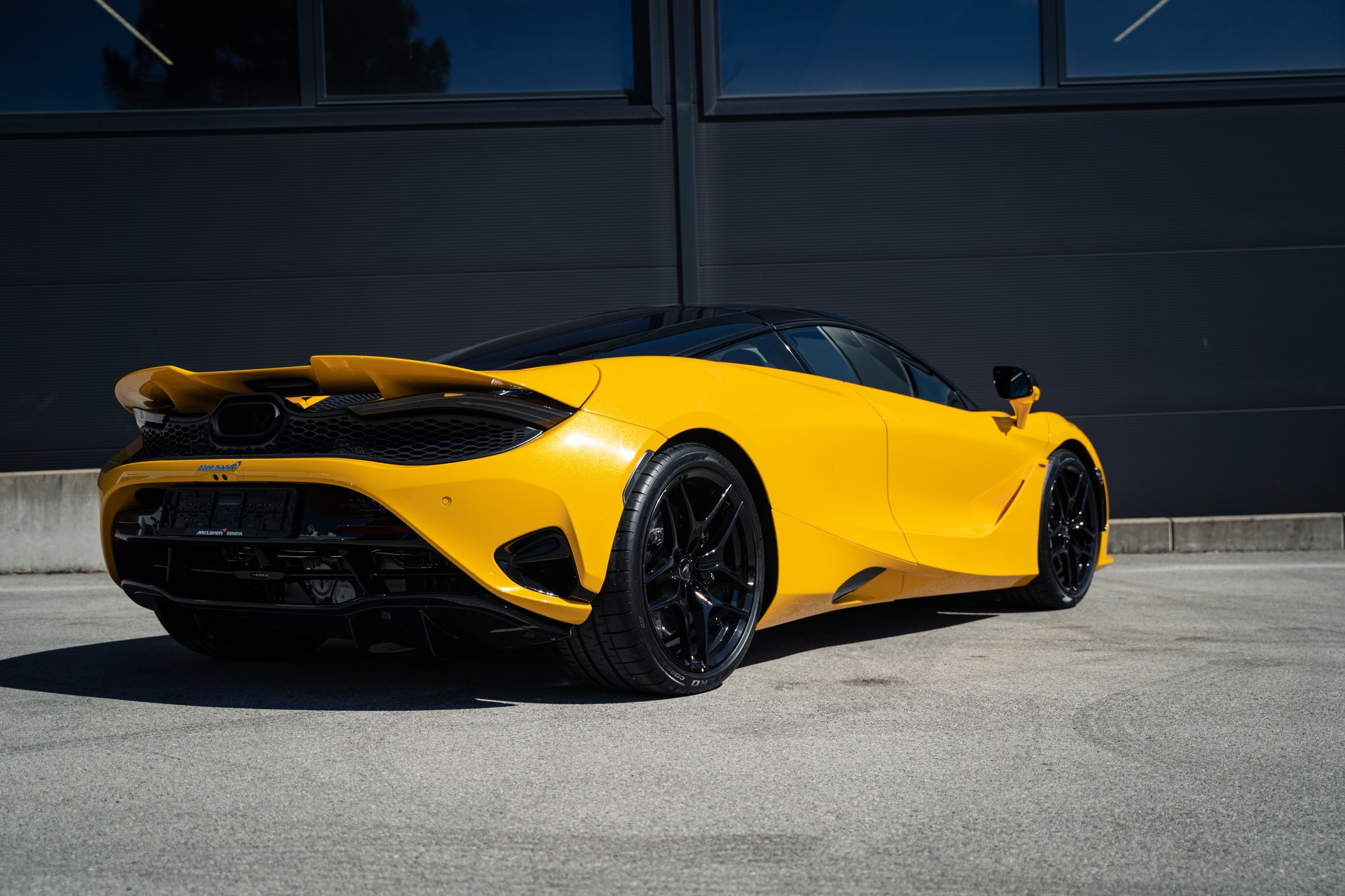 McLAREN 750S Performance-image-2