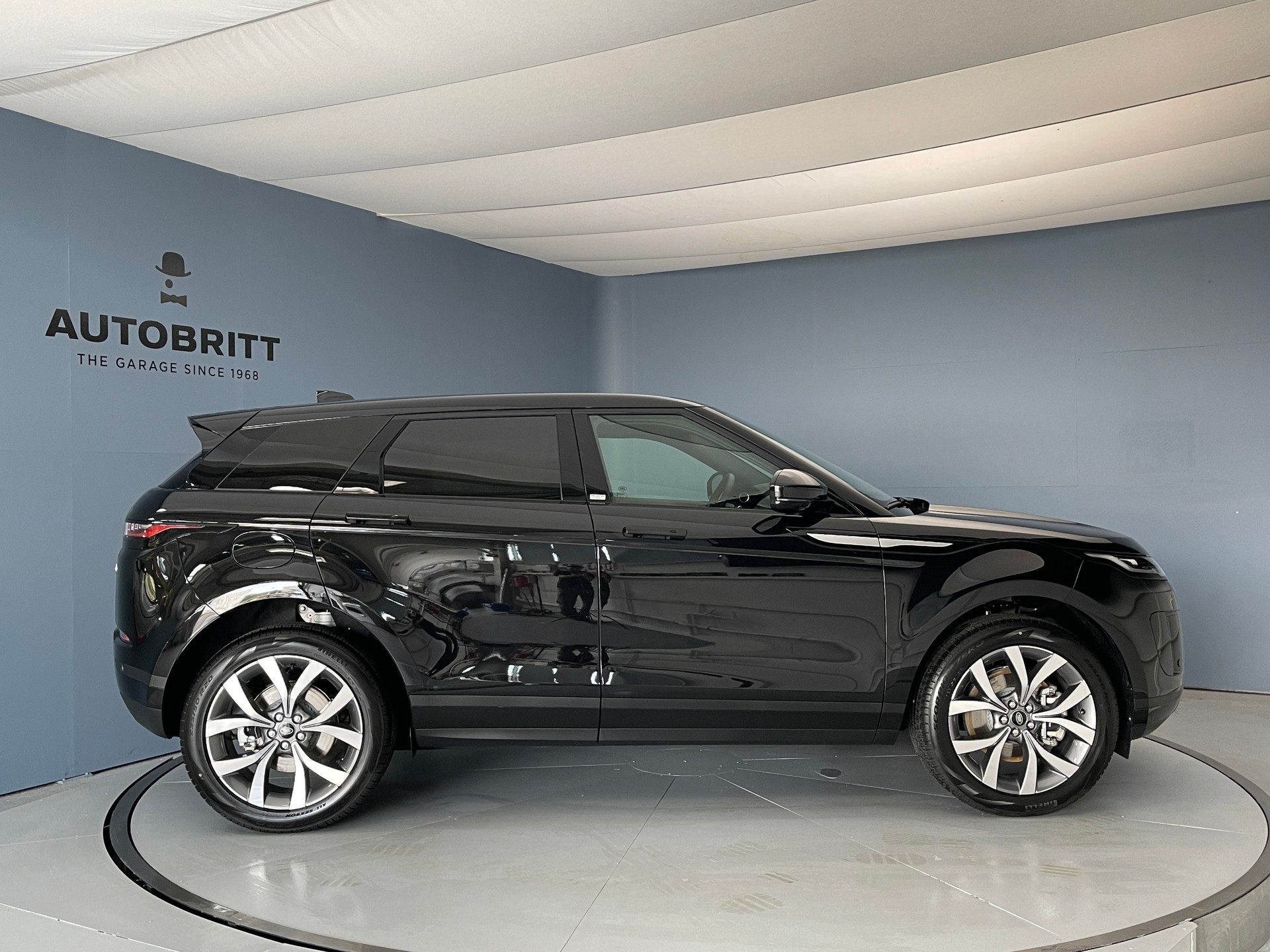 LAND ROVER Range Rover Evoque 1.5 T 300e SE-showroom-element-2
