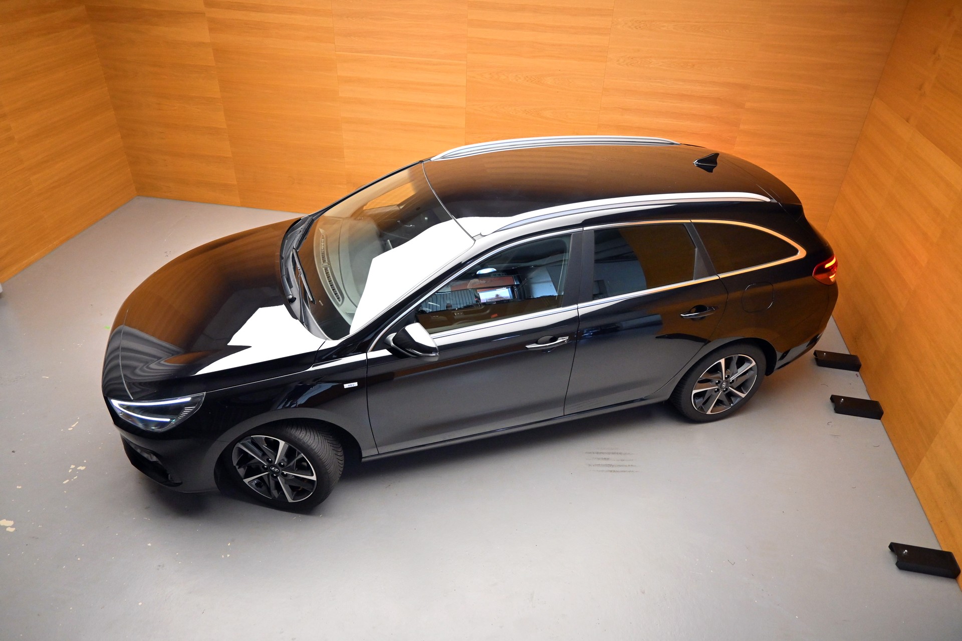 HYUNDAI i30 Wagon 1.0 T-GDi Amplia 48V MH DCT-showroom-element-1