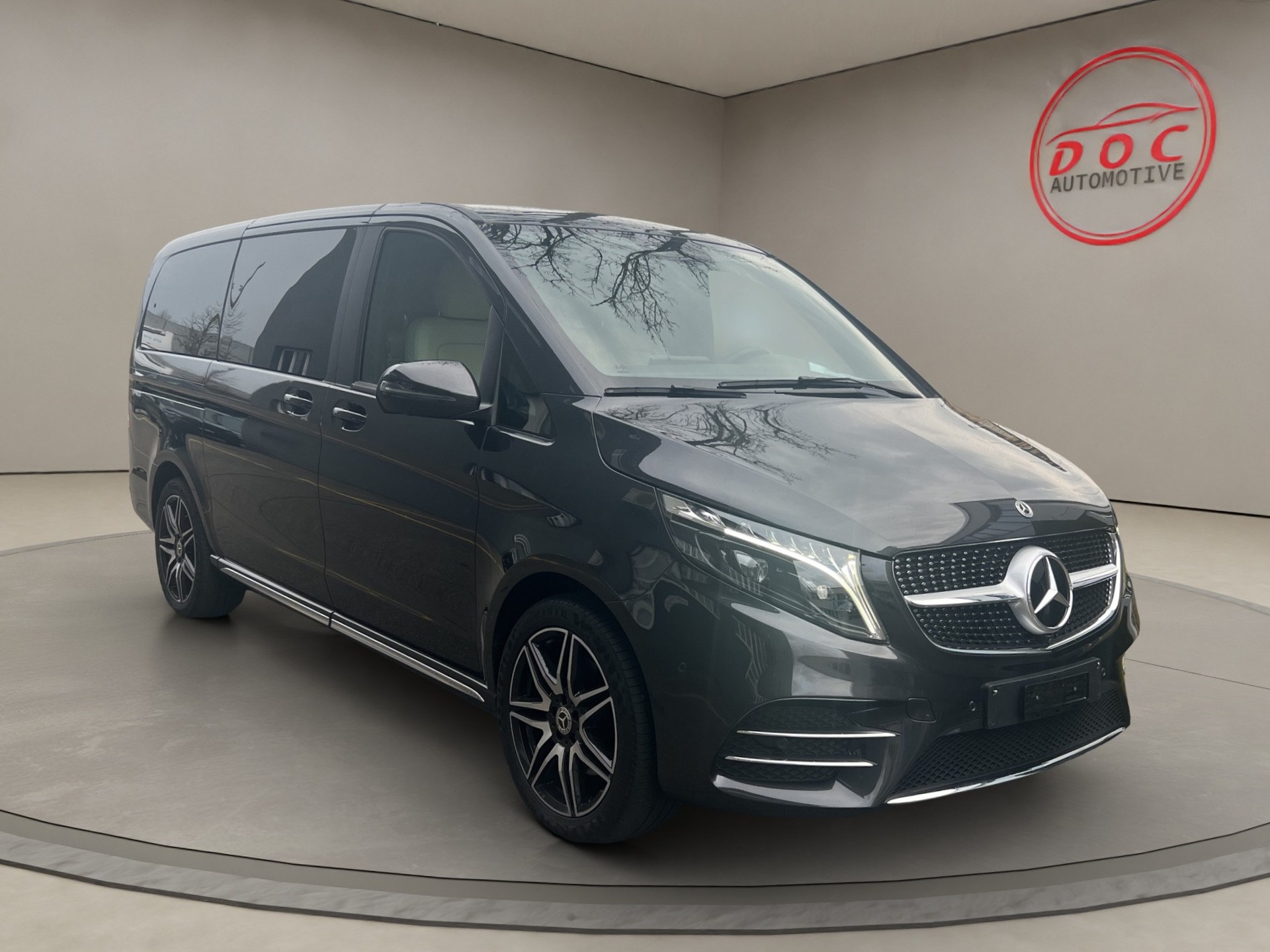 MERCEDES-BENZ V 300 d lang AMG -Line Avantg. 4Matic 9G-Tronic / Leder / Pano / Kameras  / uvm.-showroom-element-1