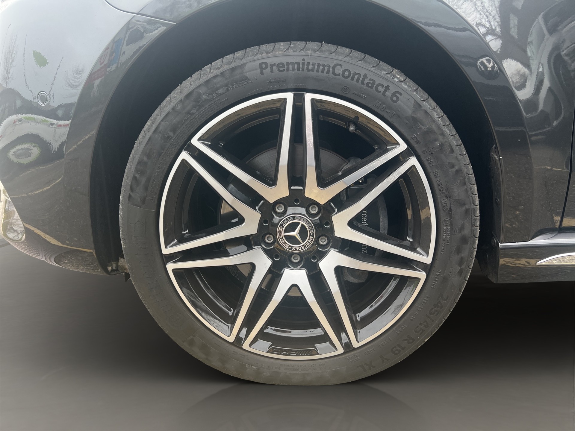 MERCEDES-BENZ V 300 d lang AMG -Line Avantg. 4Matic 9G-Tronic / Leder / Pano / Kameras / uvm.-image-8