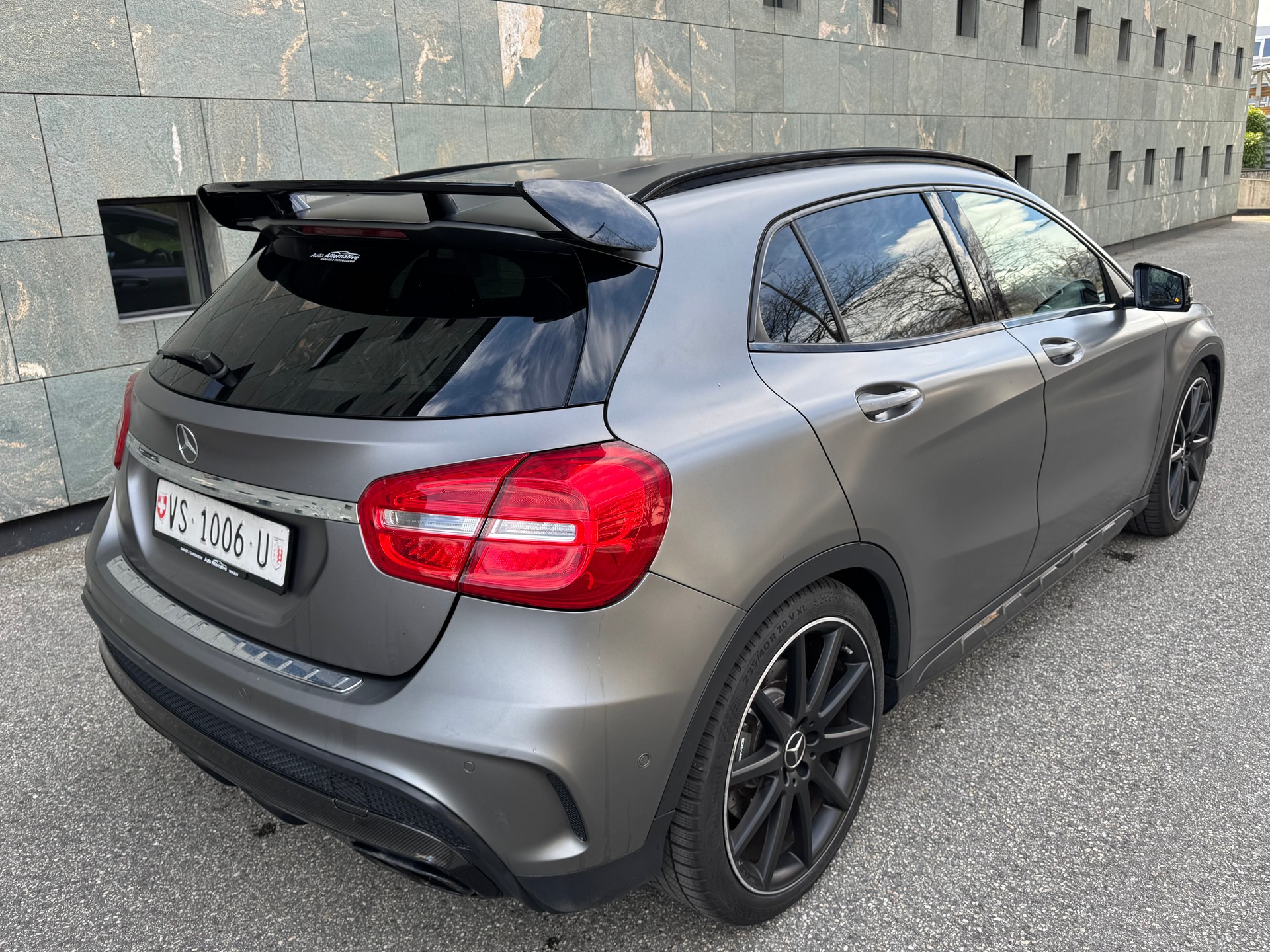 MERCEDES-BENZ GLA 45 AMG 4Matic 7G-DCT-image-3