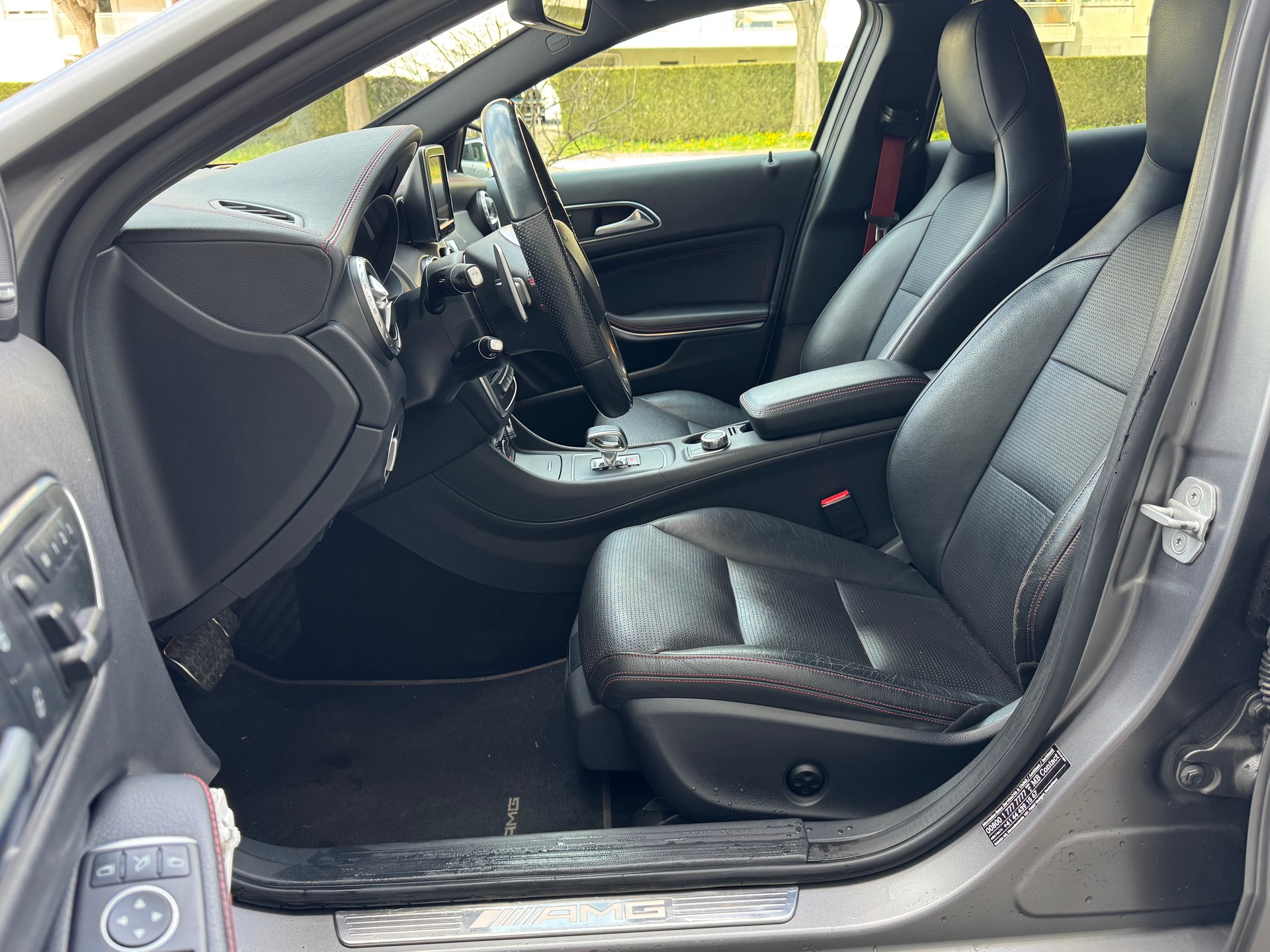 MERCEDES-BENZ GLA 45 AMG 4Matic 7G-DCT-image-9