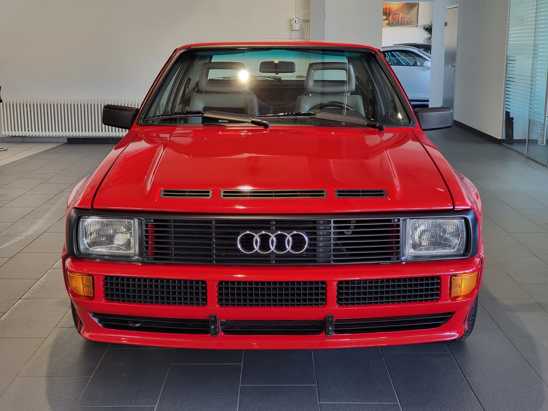 AUDI Sport quattro-showroom-element-1