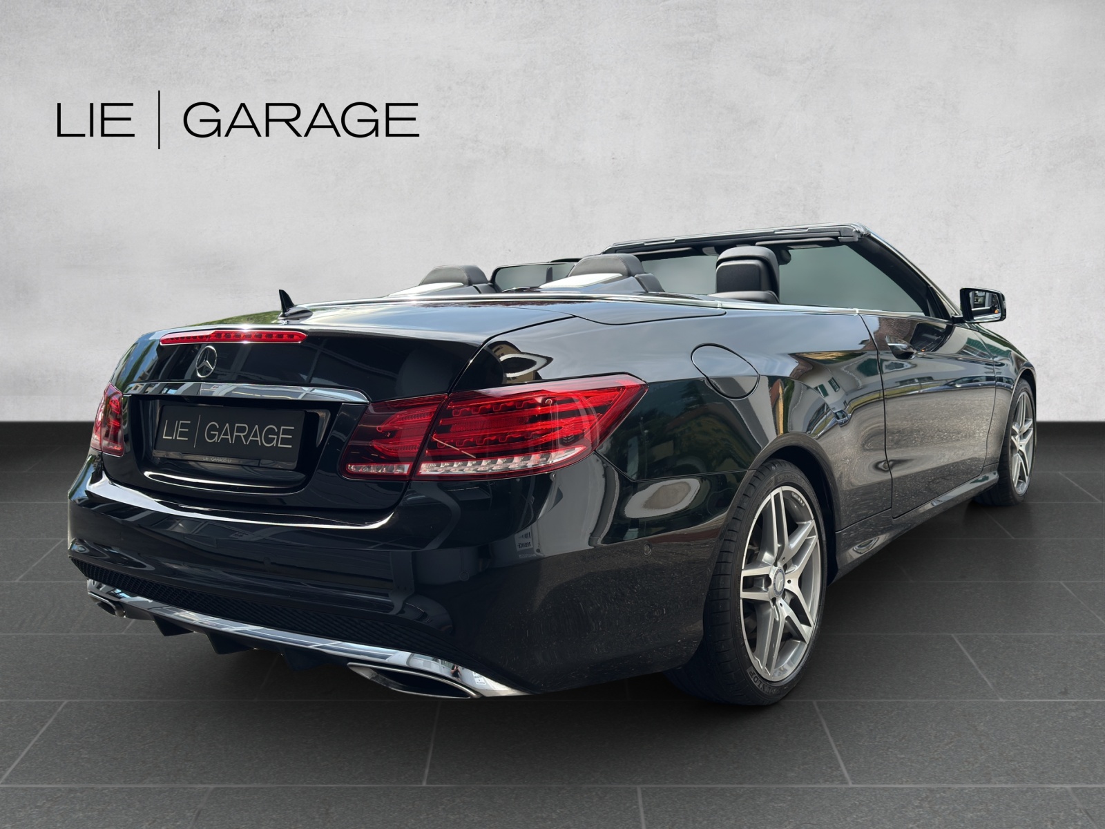 MERCEDES-BENZ E 500 7G-Tronic-showroom-element-2