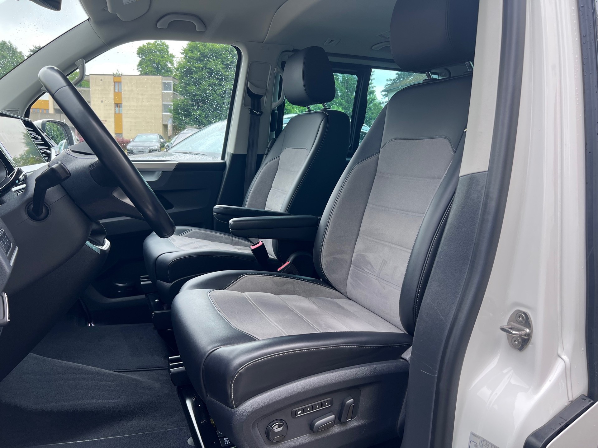 VW T6.1 Multivan 2.0 Bi-TDI Highline Liberty 4Mot. DSG ABT-image-4