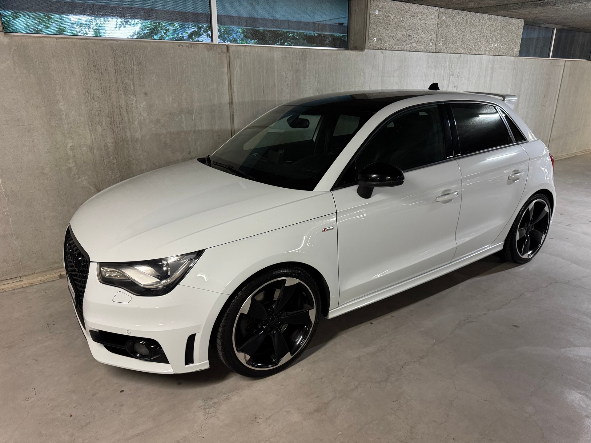AUDI SportBack 185 Ps RS1-Line RECARO