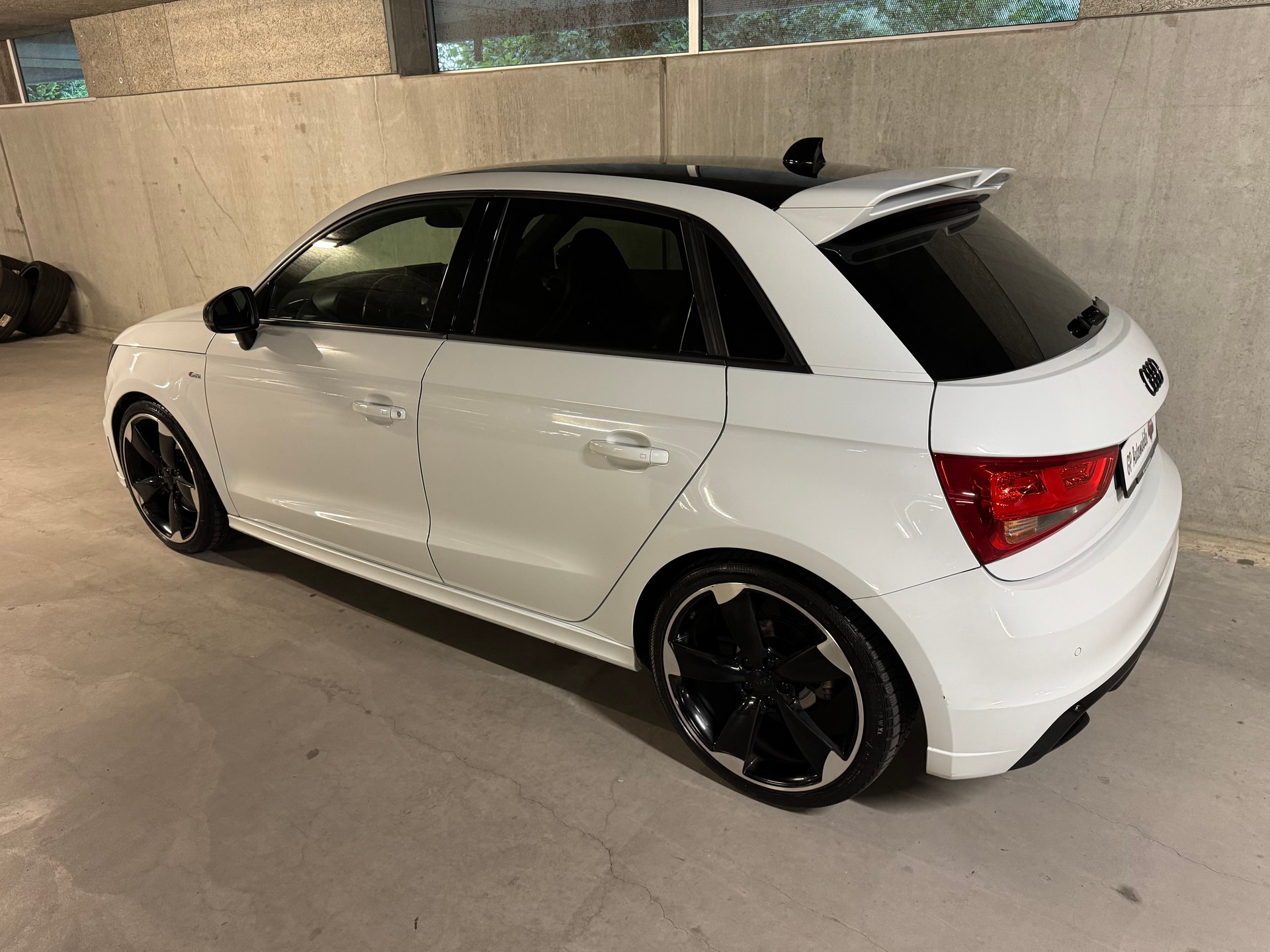 AUDI SportBack 185 Ps RS1-Line RECARO-showroom-element-2