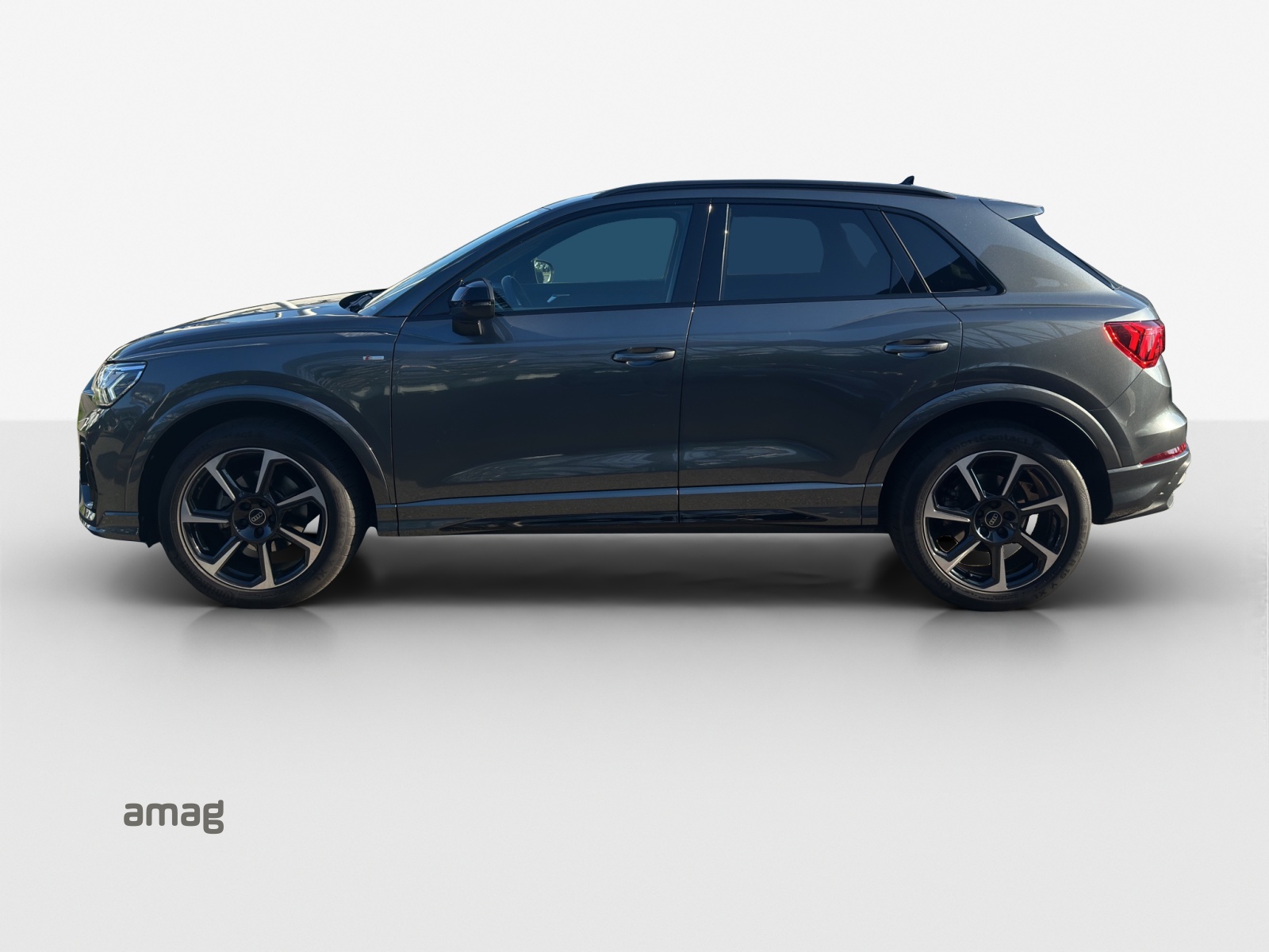 AUDI Q3 35 TFSI S line Attraction S-tronic-showroom-element-1