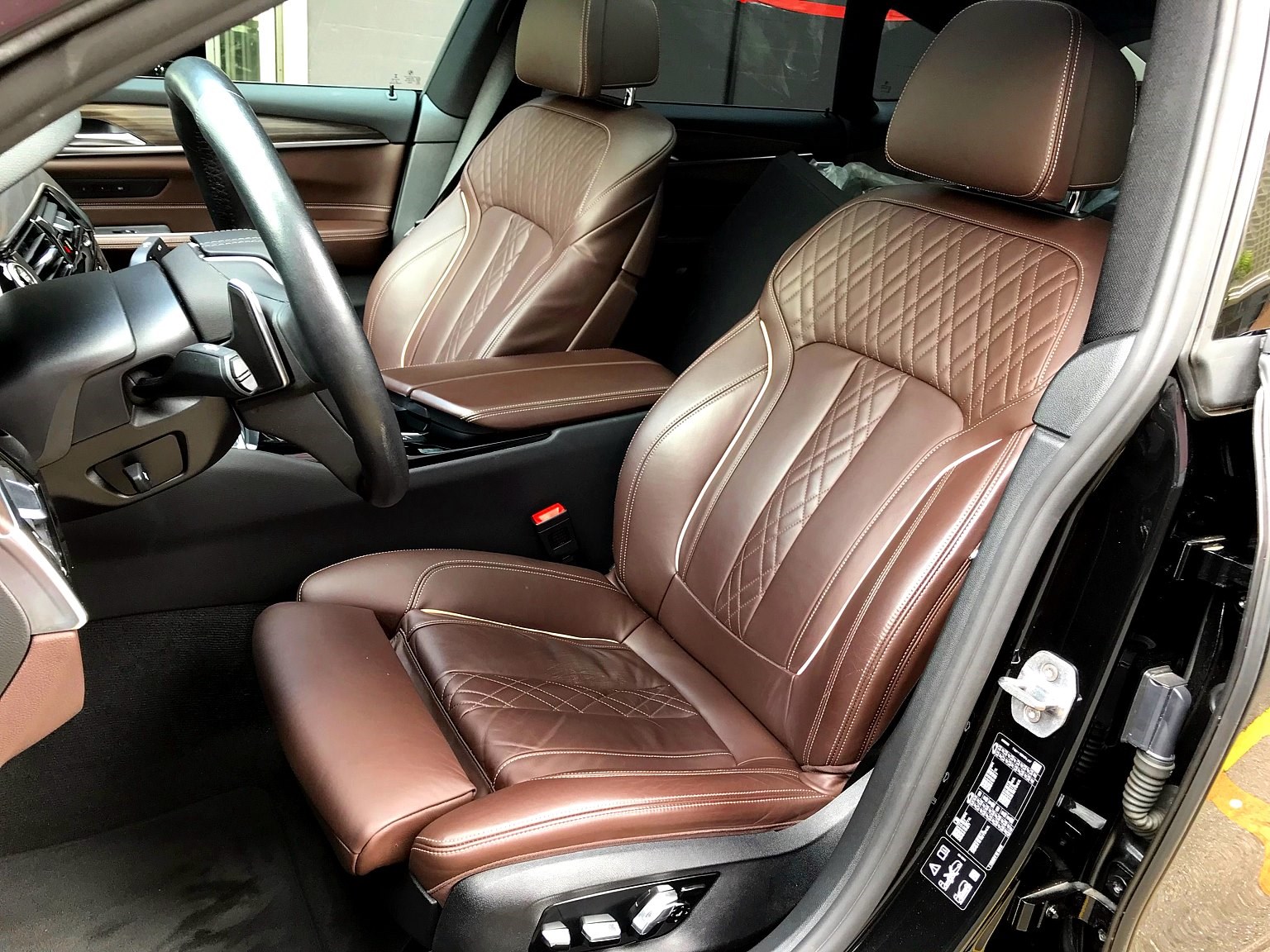 BMW 640i GT xDrive Sport Line SAG-showroom-element-3