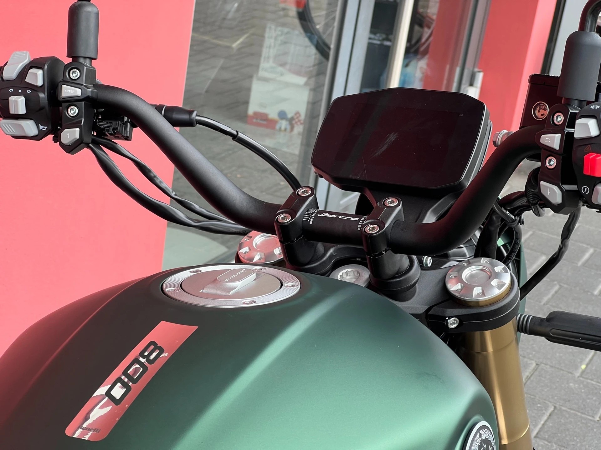 BENELLI Leoncino 800 Kaufen