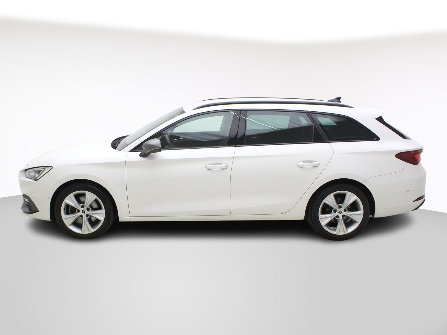 SEAT LEON ST 2.0 TDI DSG FR-image-1