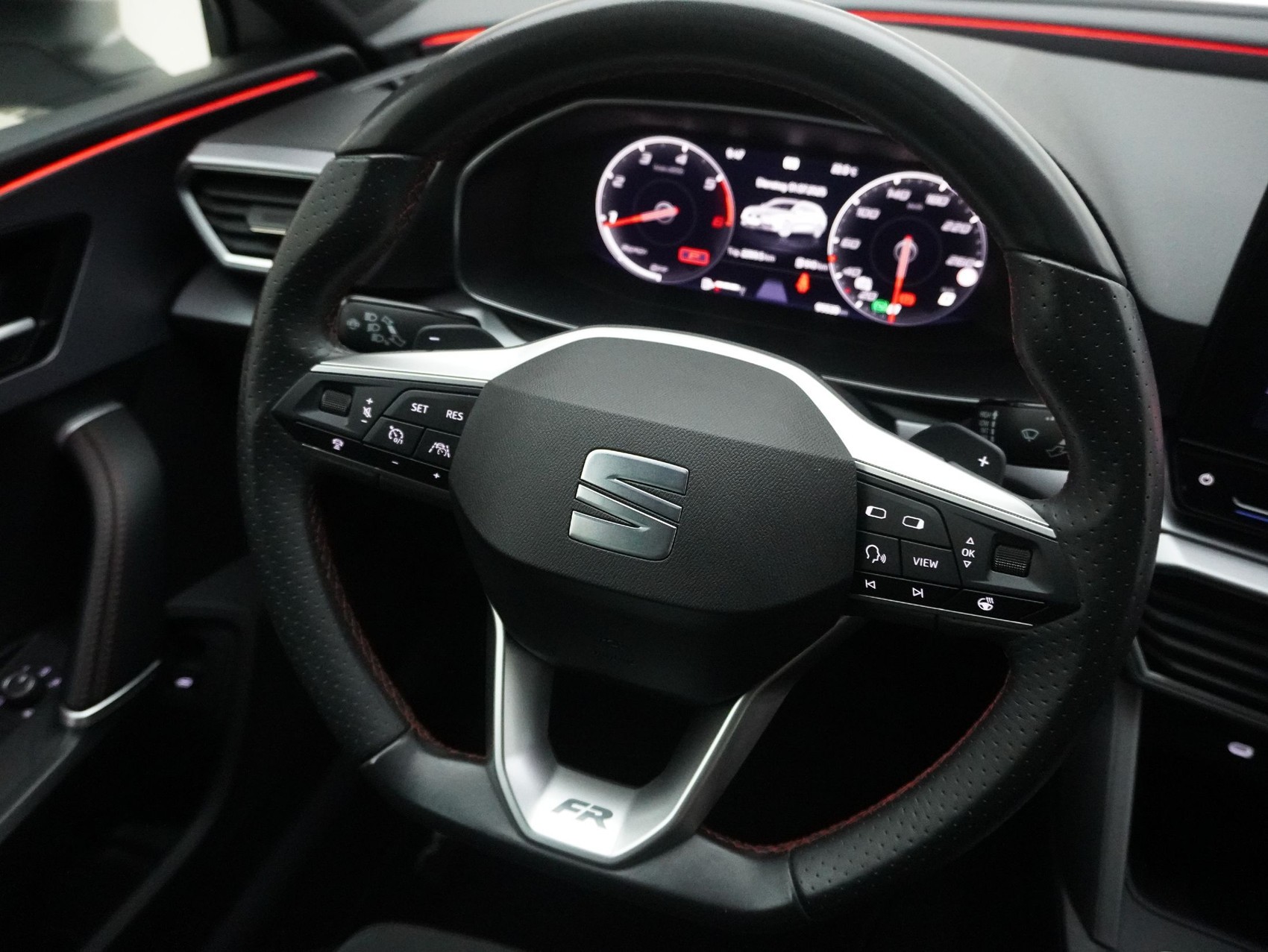SEAT LEON ST 2.0 TDI DSG FR-image-6