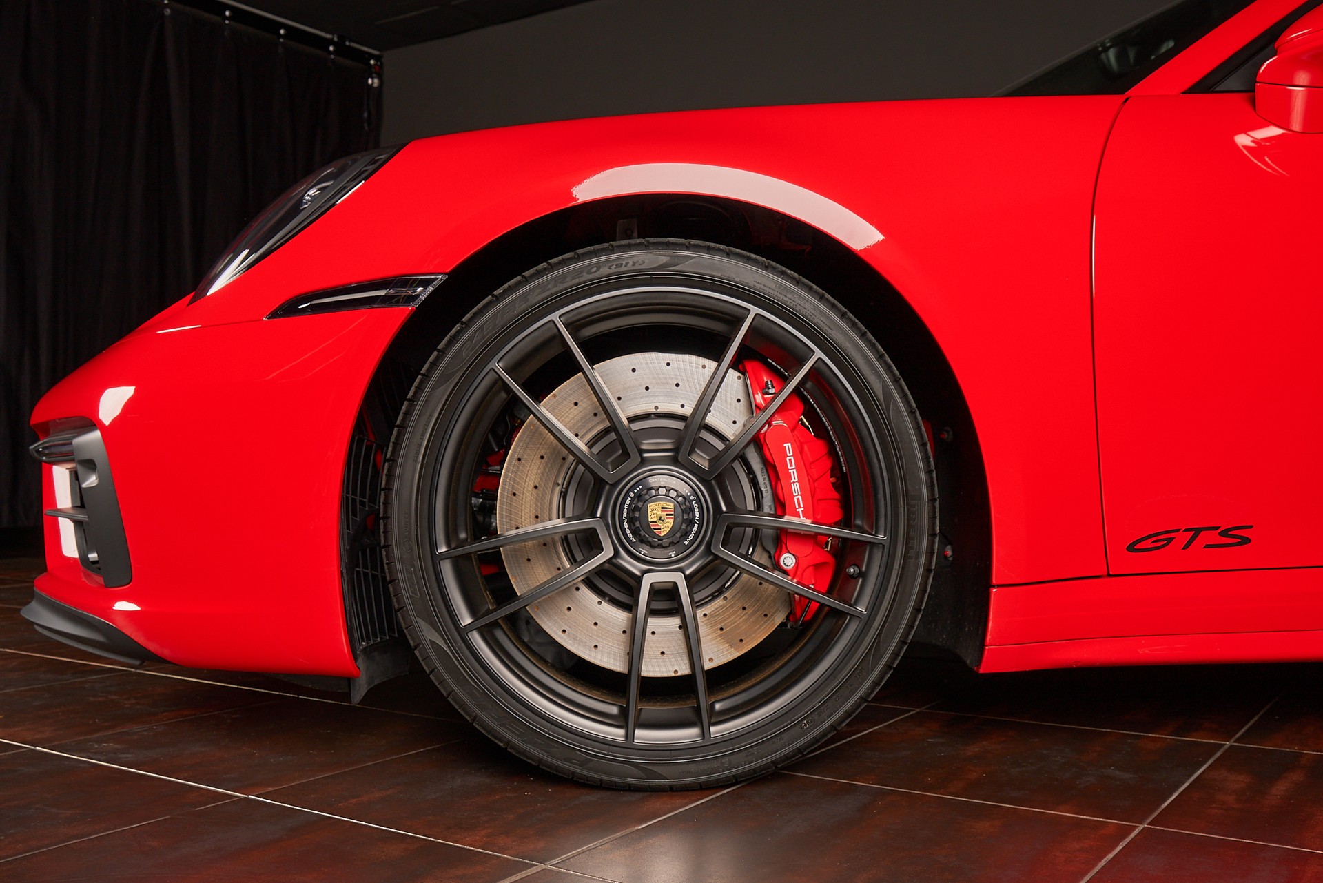 PORSCHE 911 Carrera 4 GTS PDK-showroom-element-1