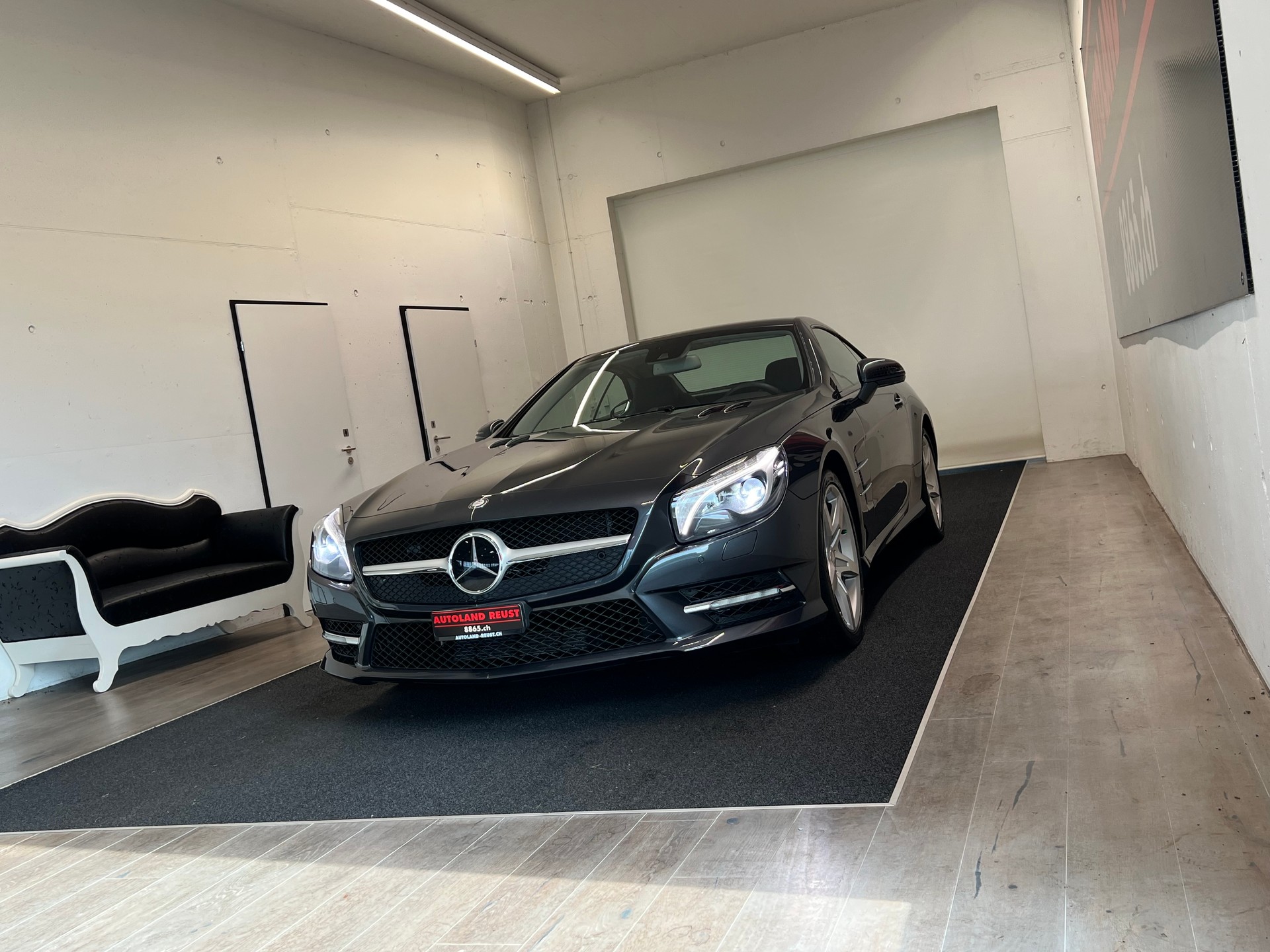 MERCEDES-BENZ SL 500 7G-Tronic-showroom-element-3