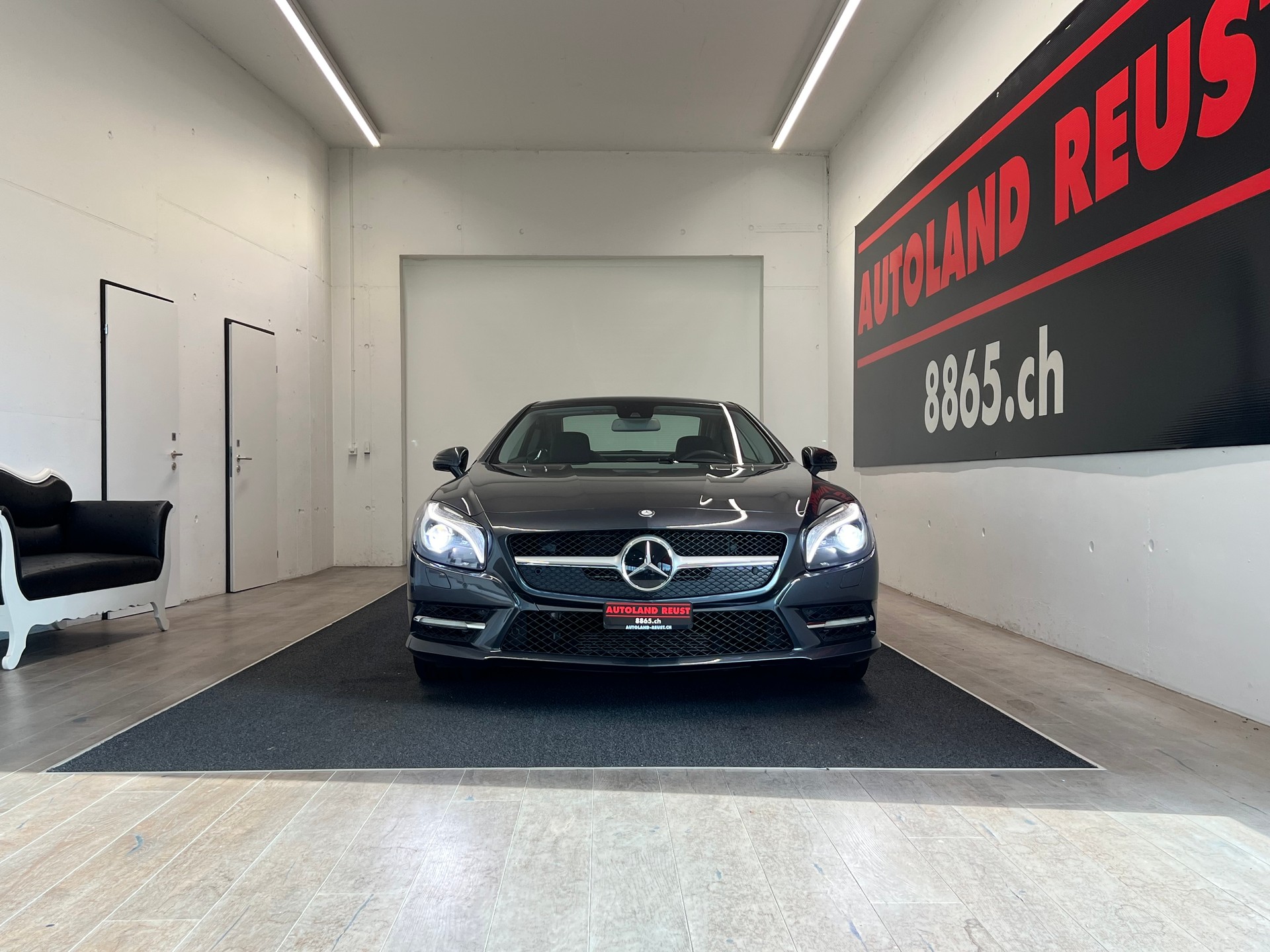 MERCEDES-BENZ SL 500 7G-Tronic-showroom-element-2