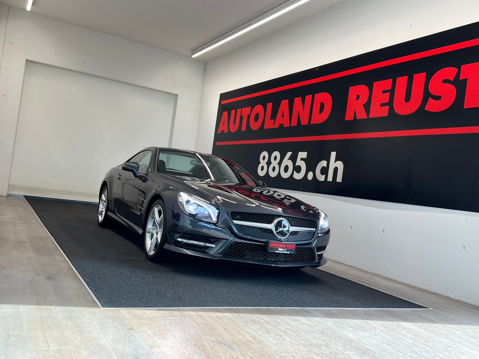 MERCEDES-BENZ SL 500 7G-Tronic-showroom-element-1