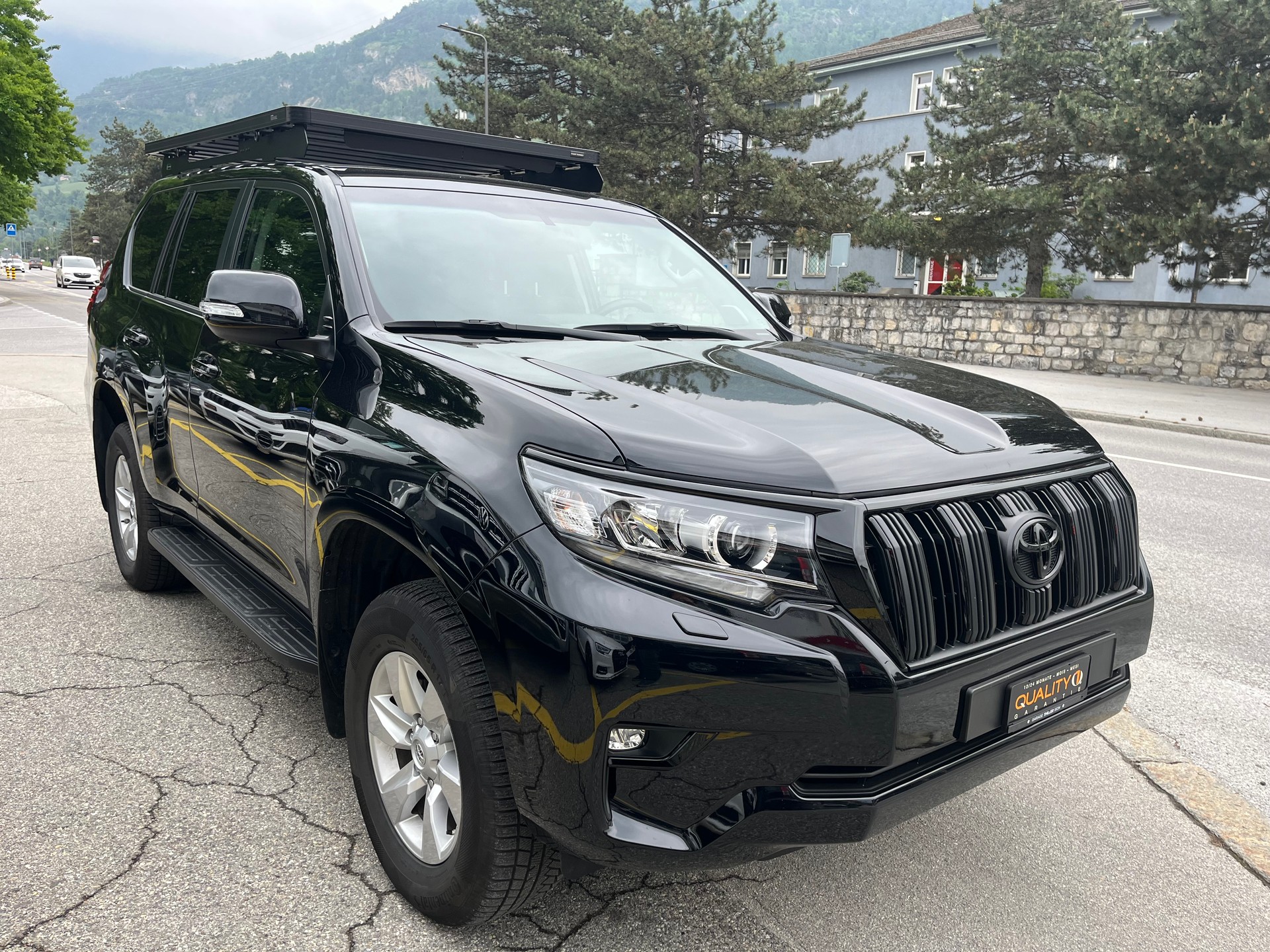 TOYOTA Land Cruiser 2.8TD Comfort Automat-showroom-element-2