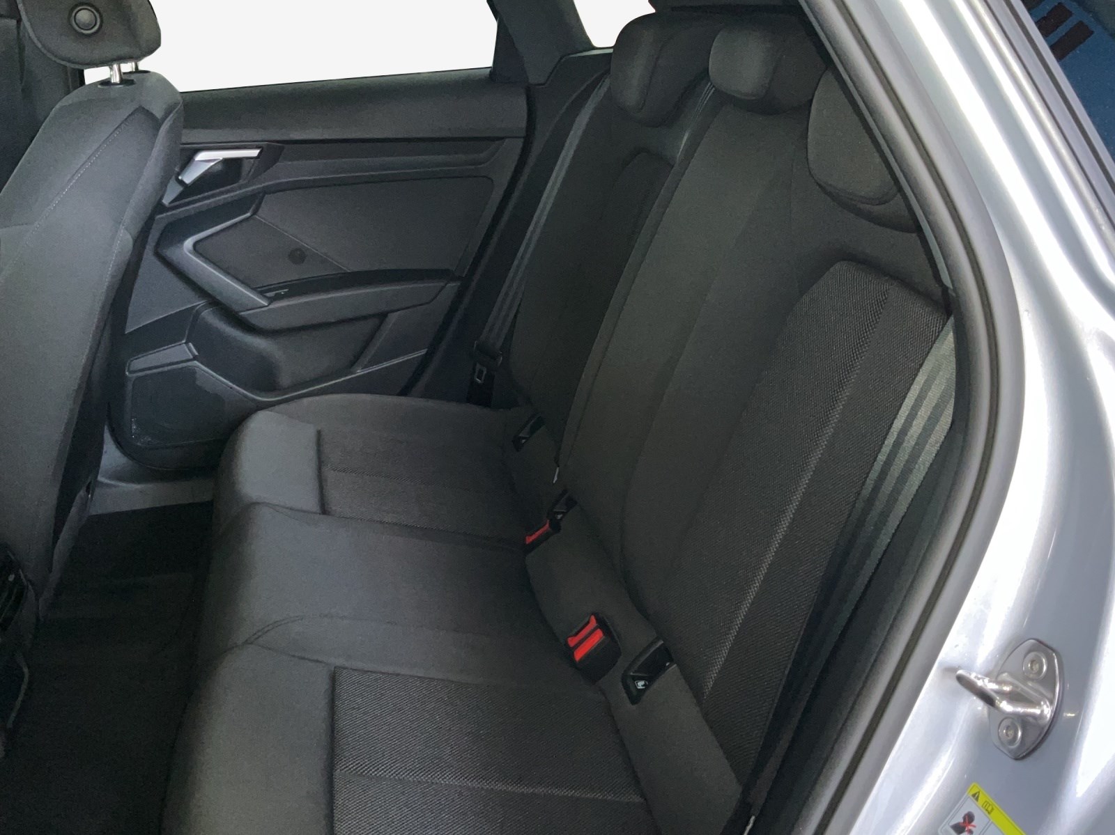 AUDI A3 Sportback 35 TFSI Attraction-image-11
