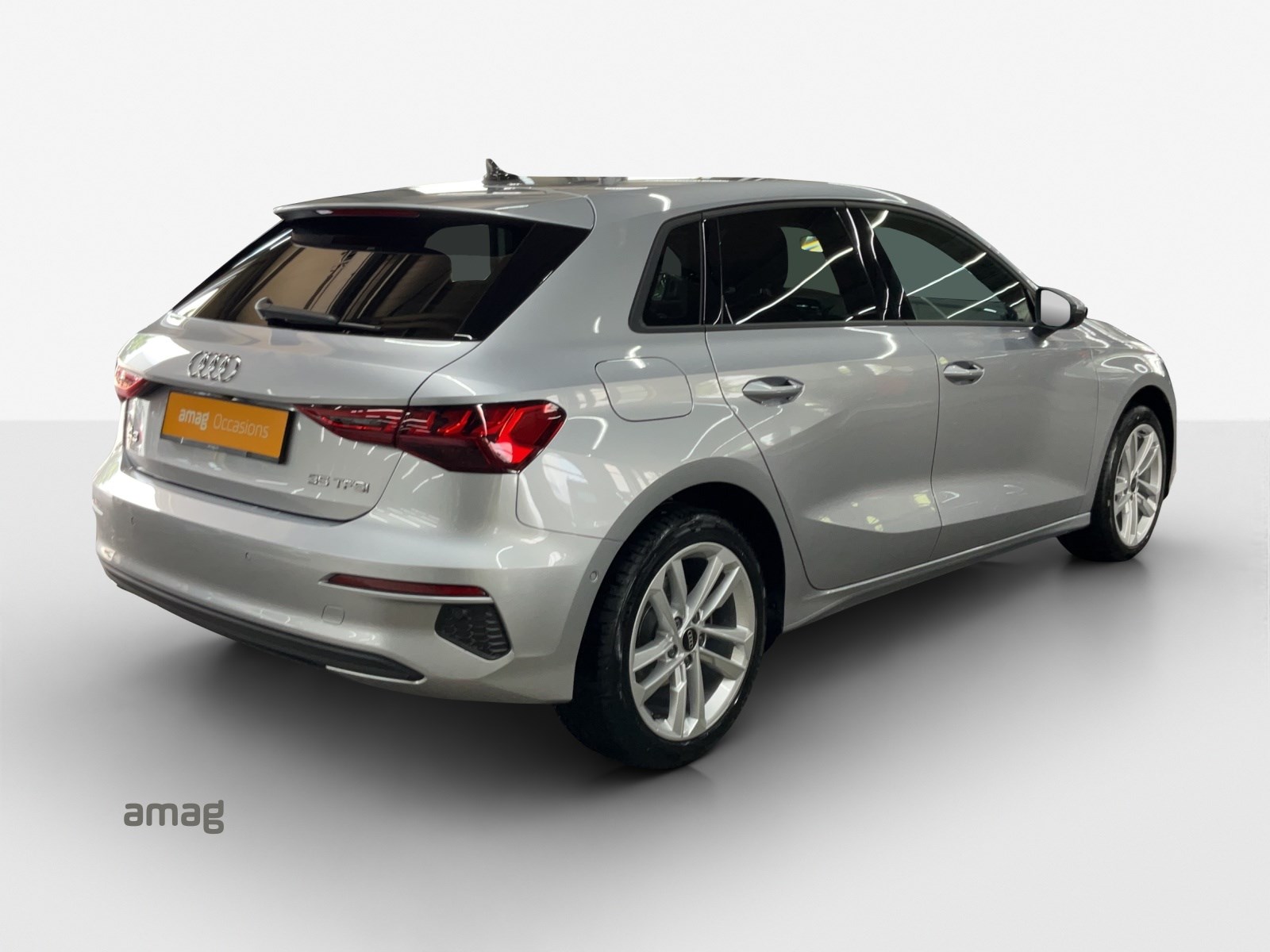 AUDI A3 Sportback 35 TFSI Attraction-image-4
