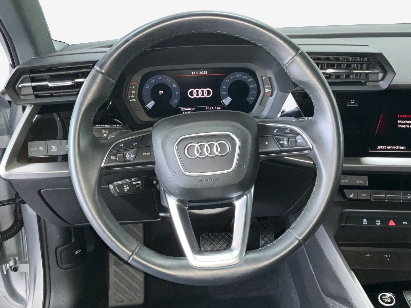 AUDI A3 Sportback 35 TFSI Attraction-image-9