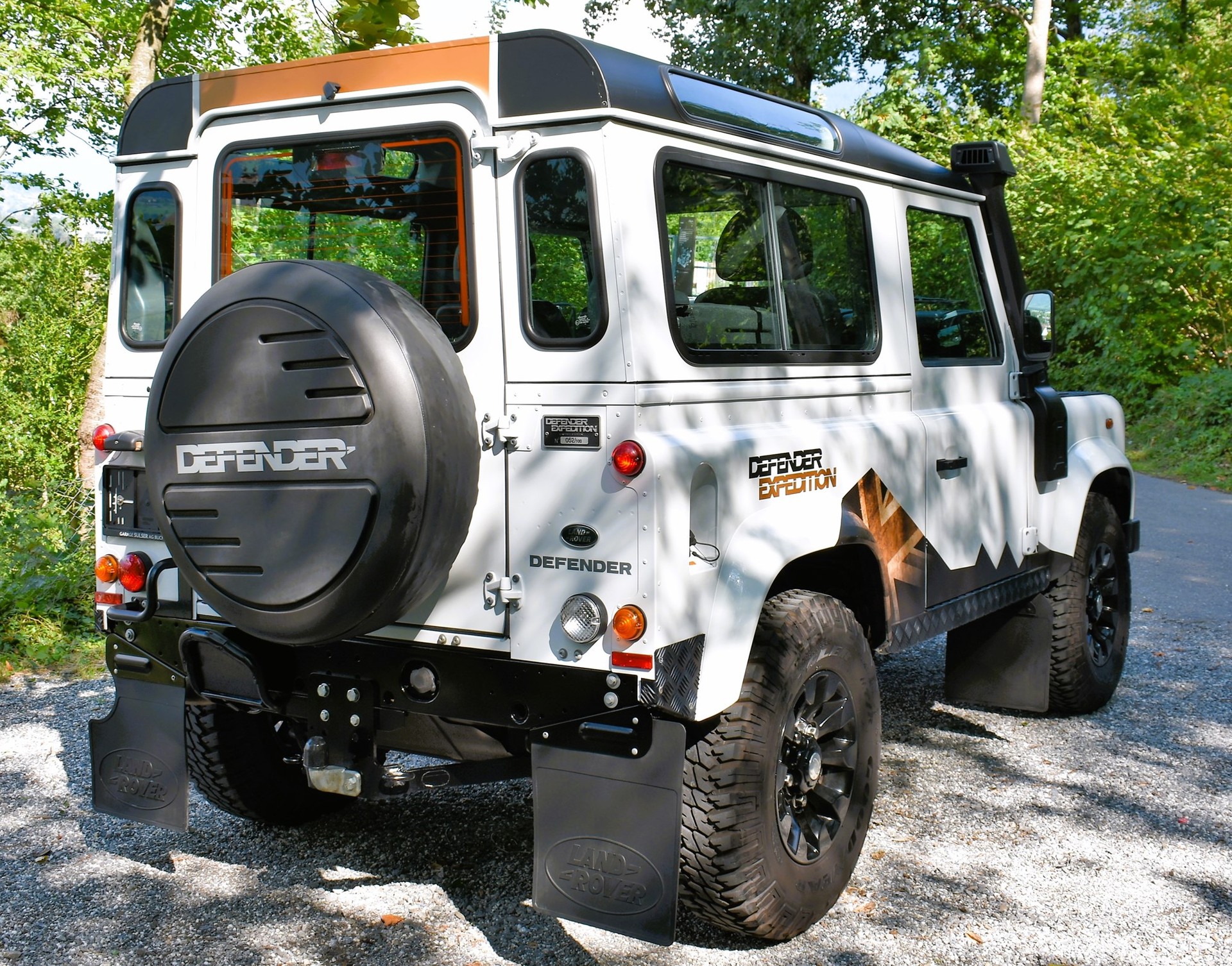 LAND ROVER Defender 90 2.2 TD4 EXPEDITION *LIMITED EDITION 052/100-showroom-element-3