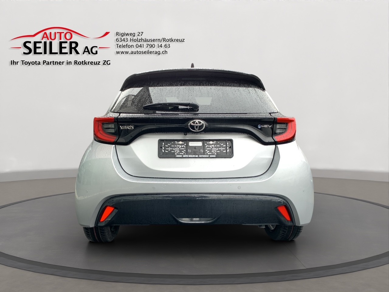 TOYOTA Yaris 1.5 Premium e-CVT-showroom-element-3