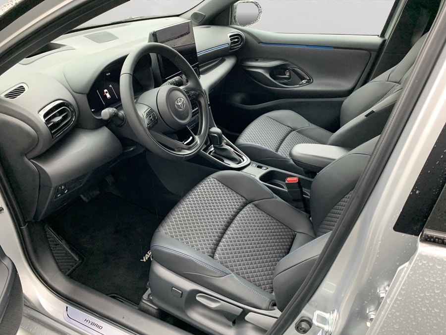 TOYOTA Yaris 1.5 Premium e-CVT-image-6