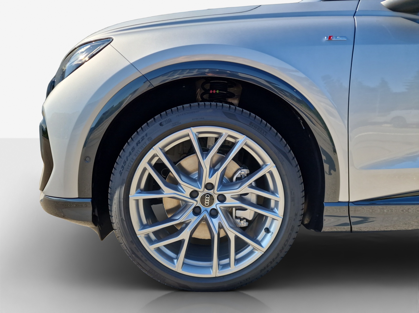 AUDI Q4 e-tron 45 quattro-image-15