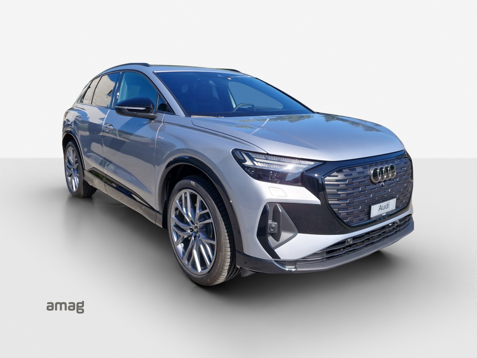 AUDI Q4 e-tron 45 quattro-image-5