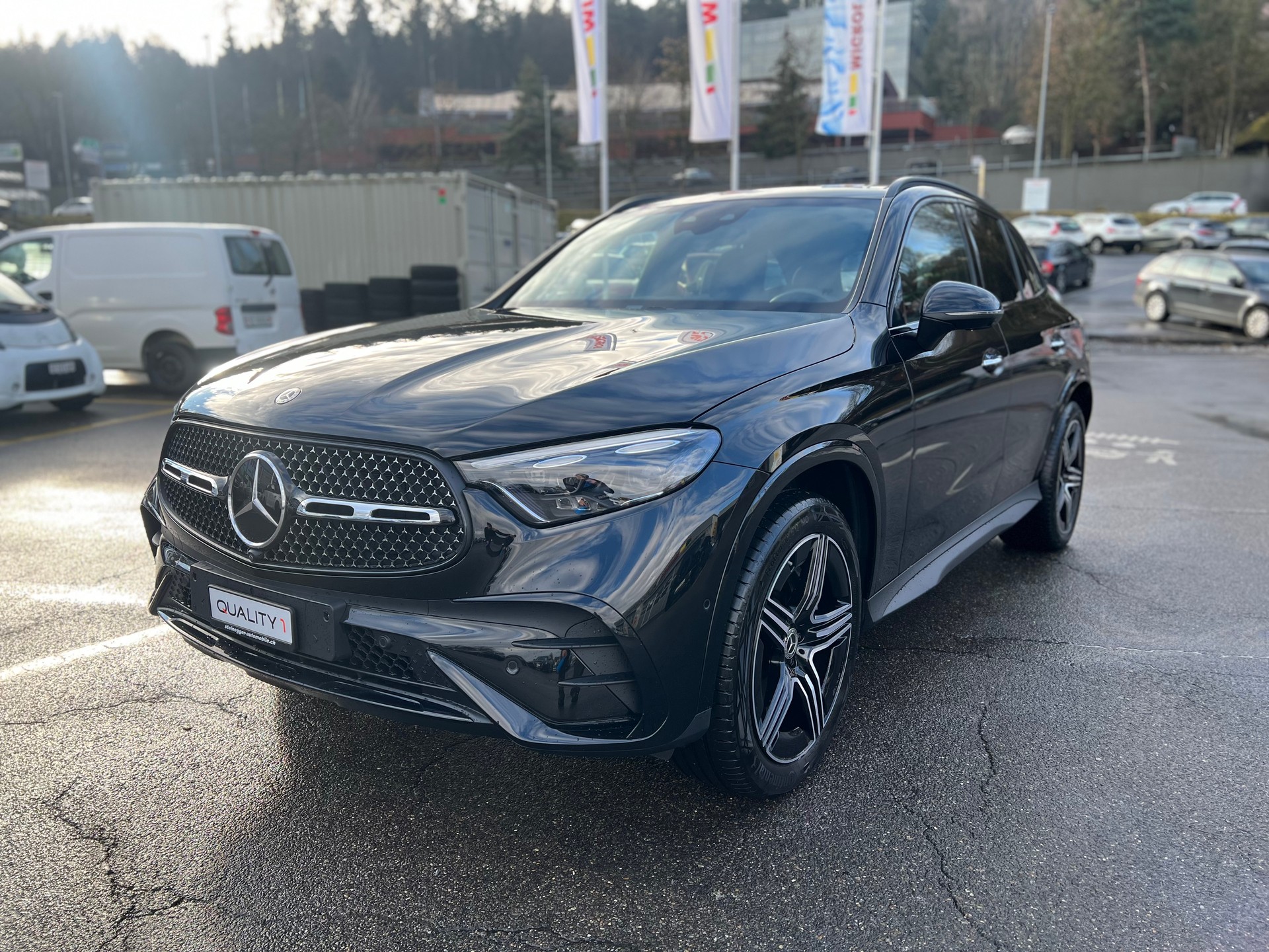 MERCEDES-BENZ GLC 400 e 4Matic 9G-Tronic-showroom-element-3