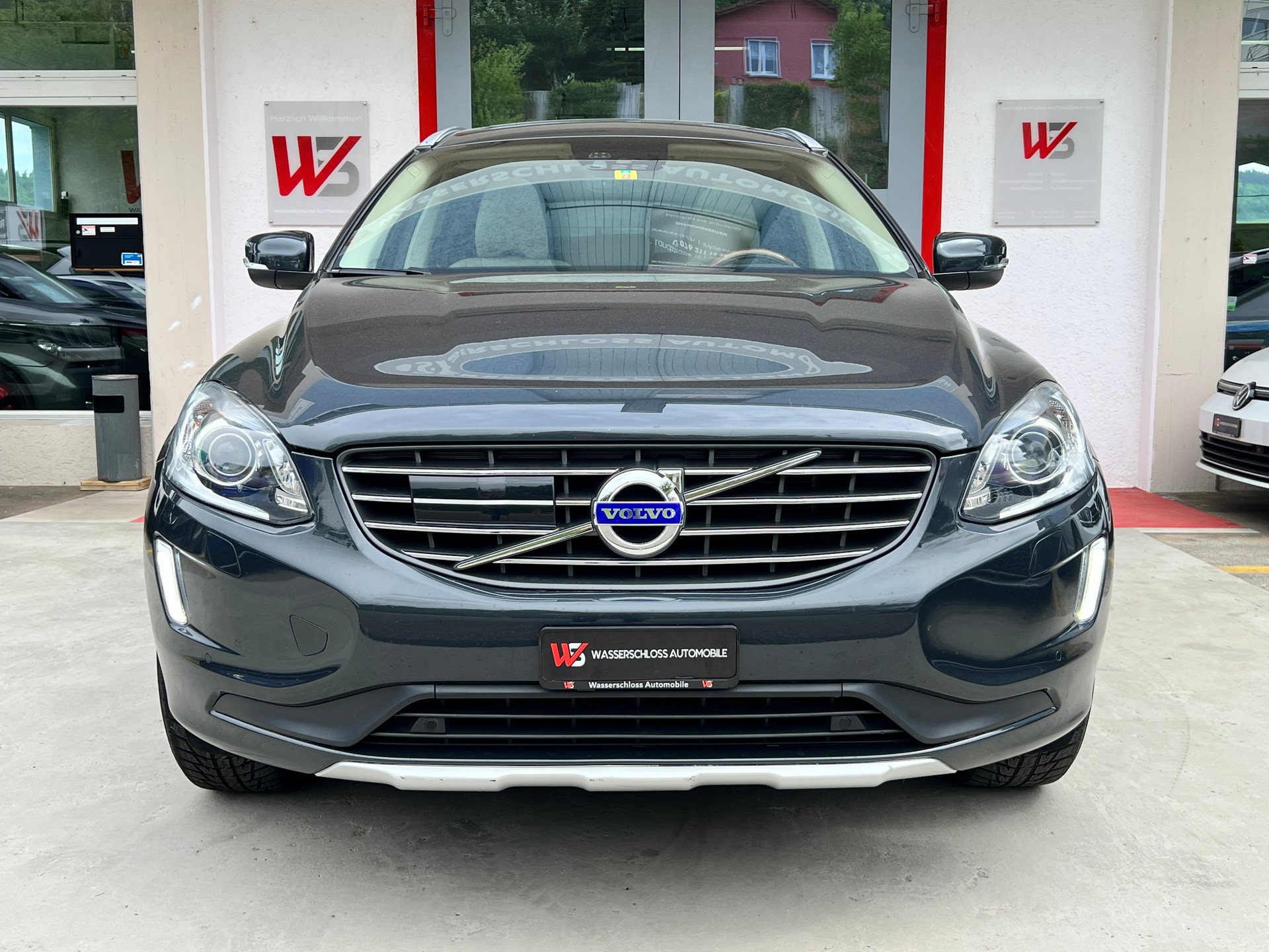 VOLVO XC60 T5 AWD Summum Geartronic-showroom-element-1