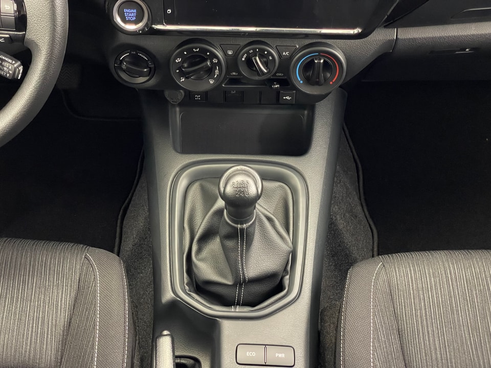 Hilux Double Cab 2.8 D 230 Comfort 4x4