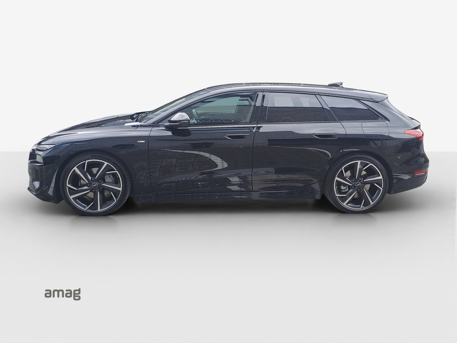 AUDI A6 Avant e-tron quattro-showroom-element-1