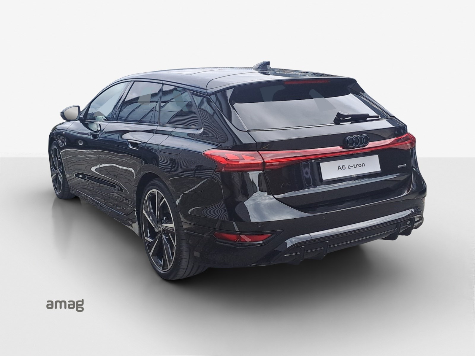 AUDI A6 Avant e-tron quattro-showroom-element-2