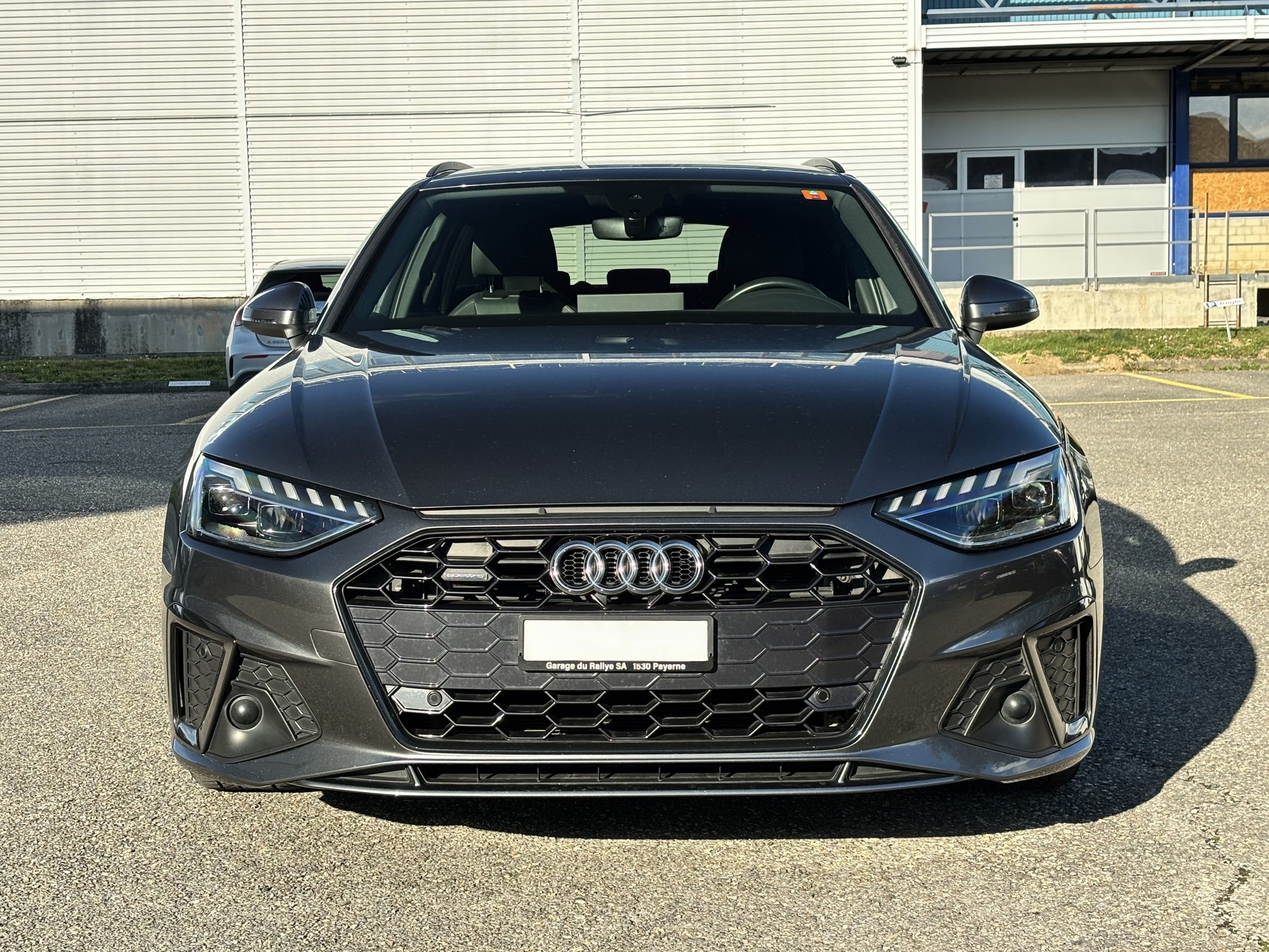 AUDI A4 Avant 40 TDI S line quattro S-tronic-image-5