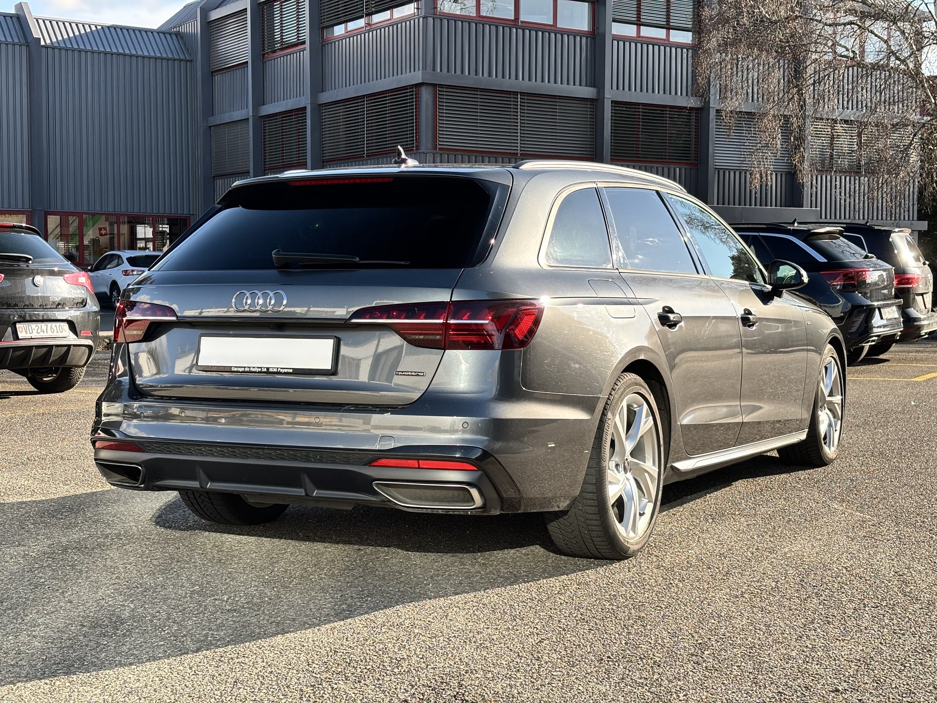 AUDI A4 Avant 40 TDI S line quattro S-tronic-image-9